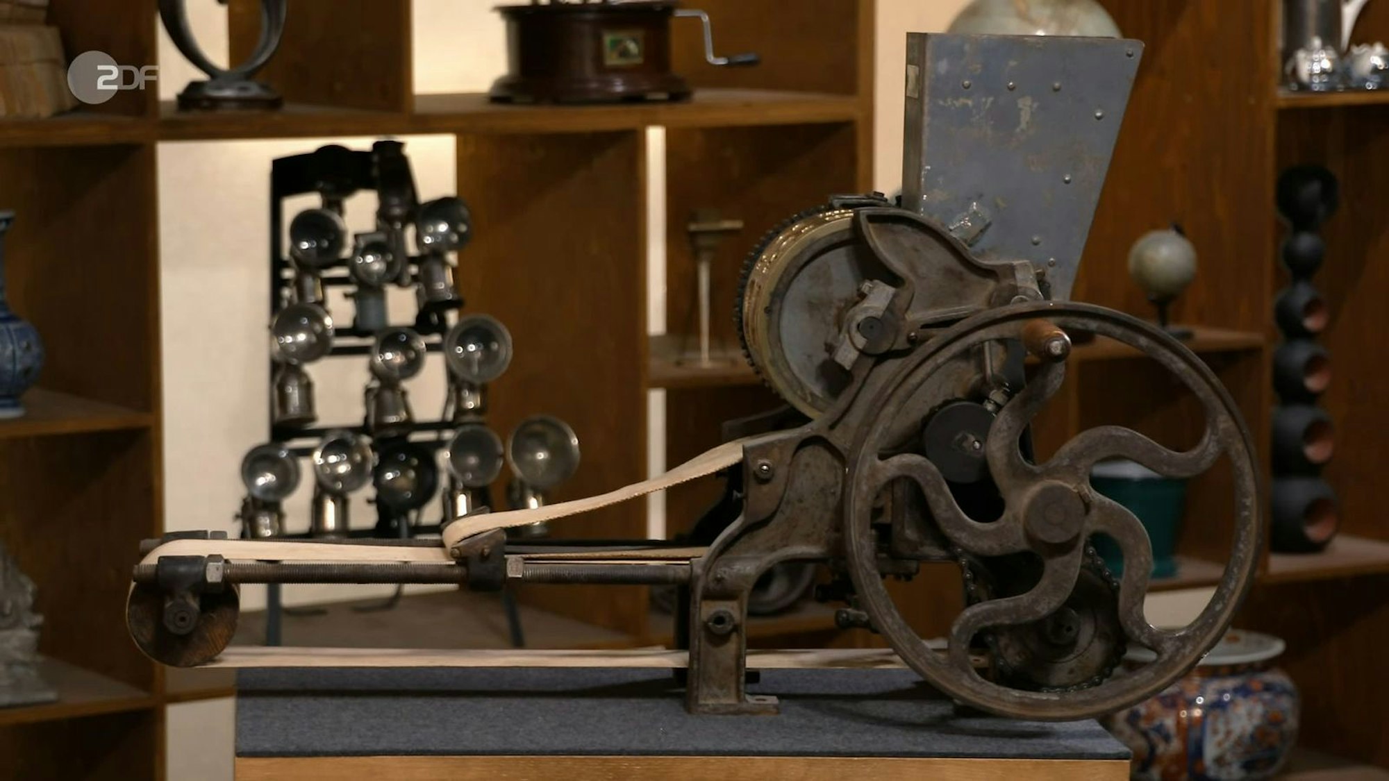 Bares für Rares"-Händler fasziniert von kurioser Maschine: "Wer hat denn sowas???" | Kölner Stadt-Anzeiger