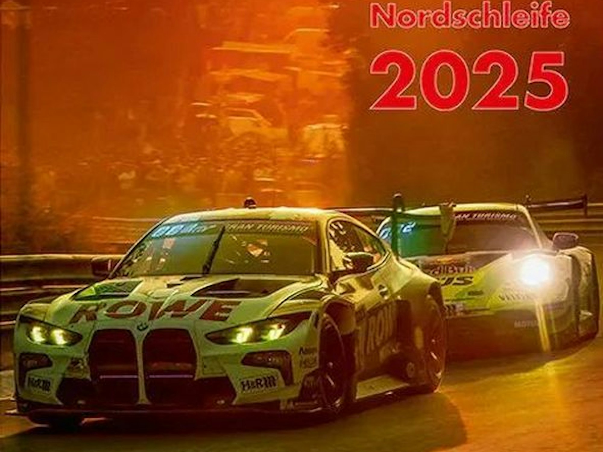 Zwei Rennfahrzeuge sind auf dem Cover eines Buches über die Nordschleife des Nürburgrings zu sehen.