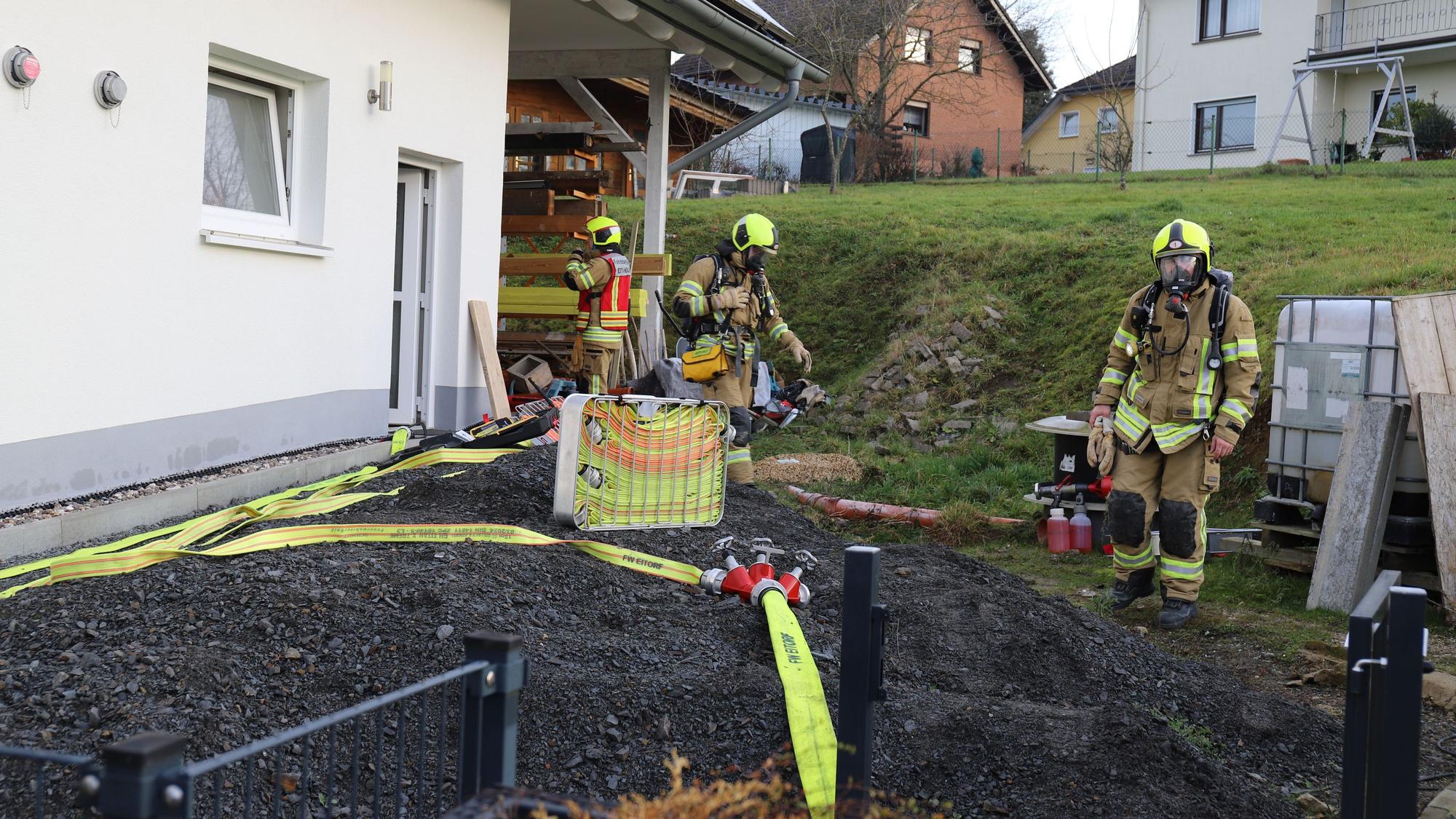 In Eitorf-Irlenborn brannte es im Keller eines Hauses mit gastronomischem Betrieb, die Heizung hatte Feuer gefangen.