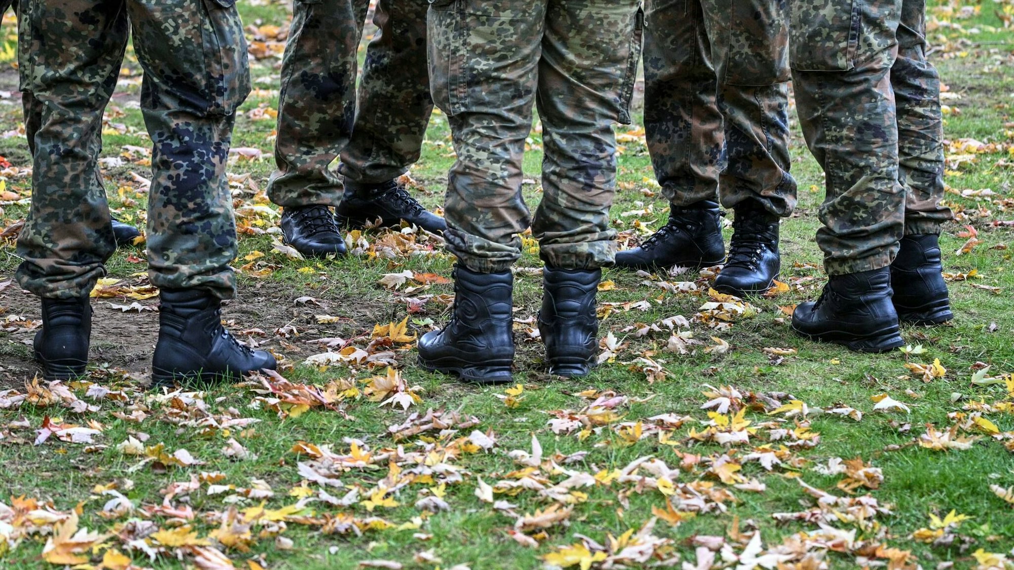 Bei der Weihnachtsfeier in der Kaserne der Unteroffizierschule in Delitzsch hatte ein ziviler Discjockey vor mehr als 1000 Gästen die erste Strophe des Deutschlandliedes abgespielt. Das hat Konsequenzen.