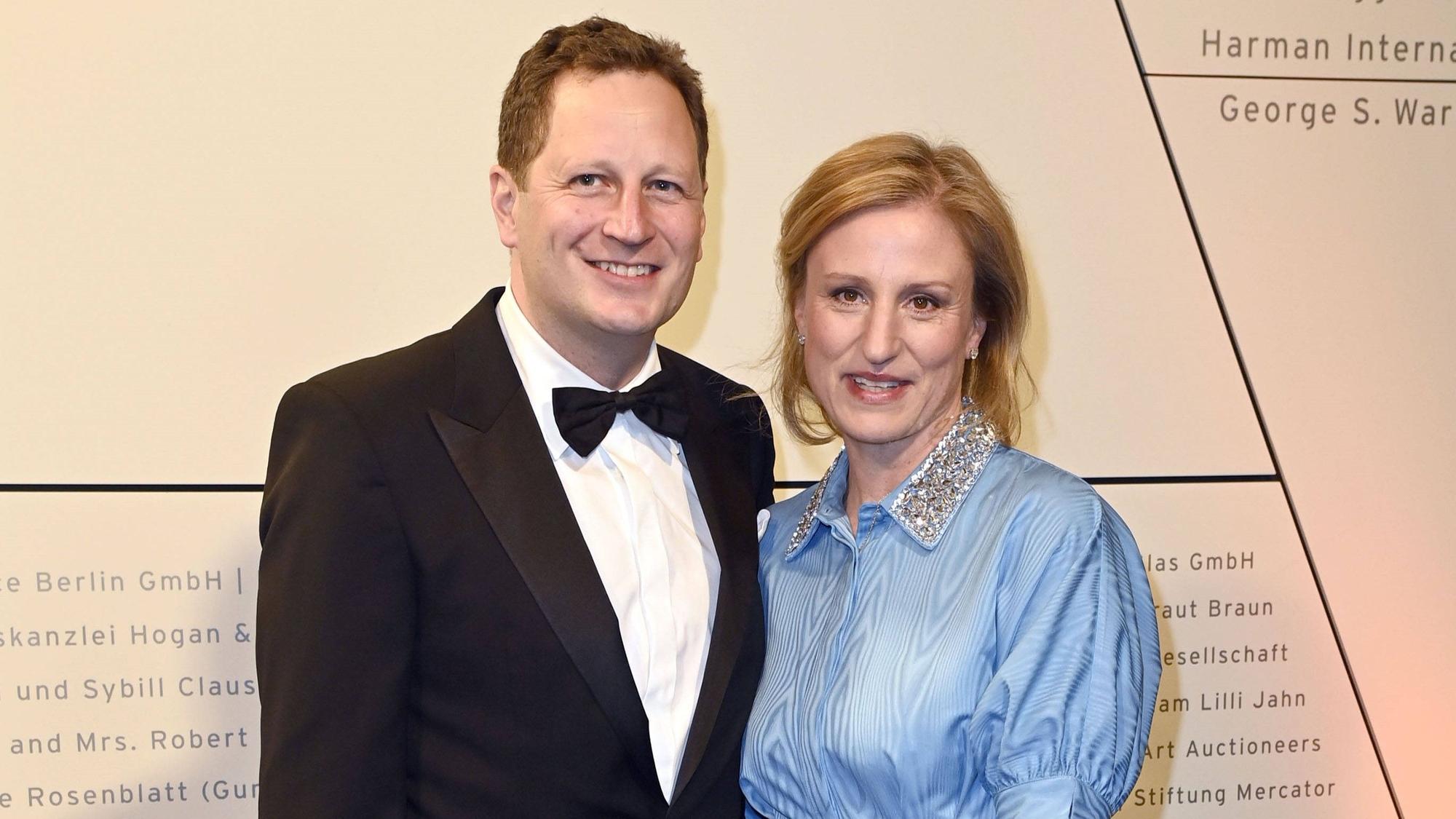 Georg Friedrich Prinz von Preußen mit Ehefrau Sophie Prinzessin von Preußen bei der 23. Verleihung des Preises für Verständigung und Toleranz 2024 im Glashof des Jüdischen Museums.