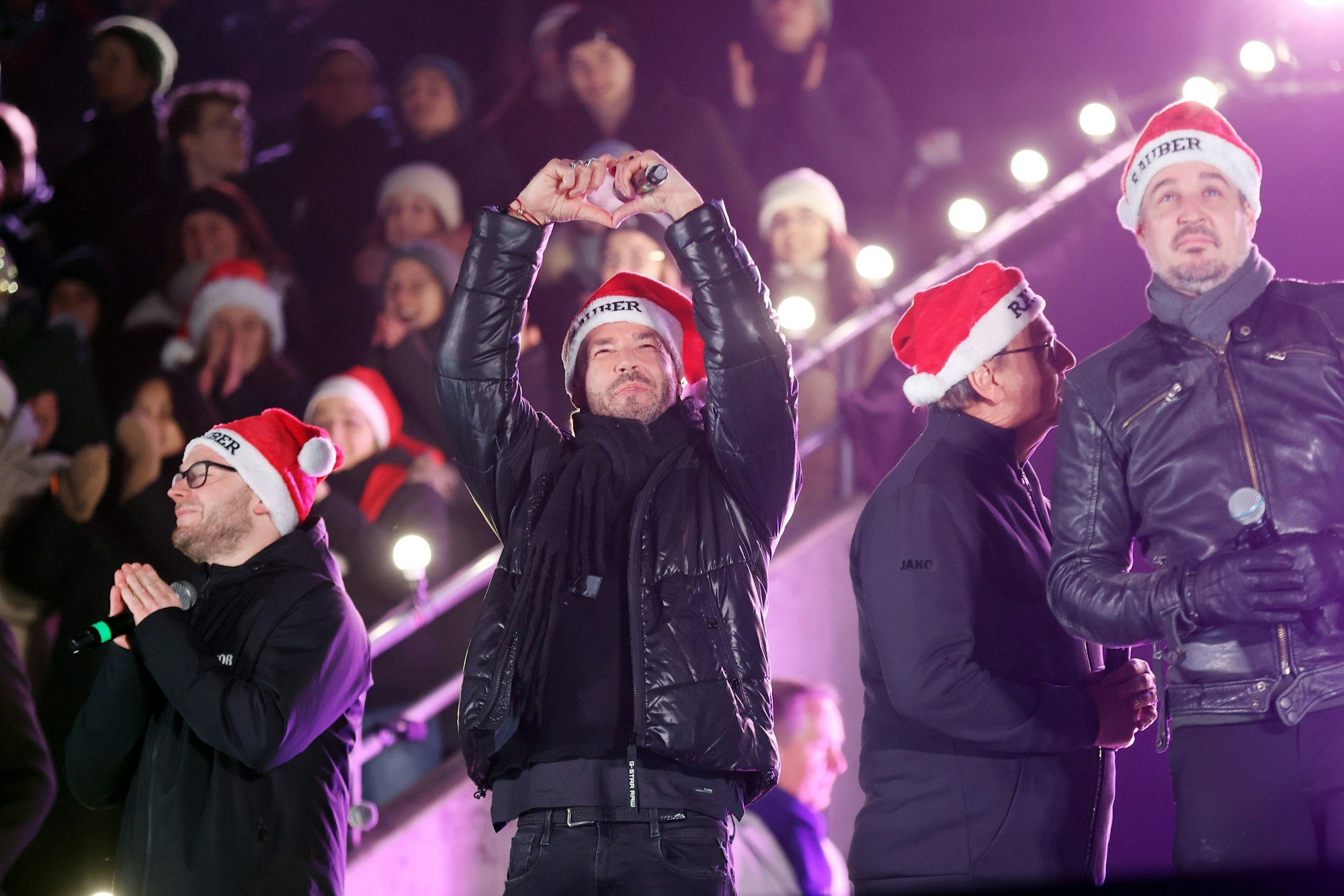 Die Räuber können auch besinnlich. Bei „Loss mer Weihnachtsleer singe“ präsentierten sie am Dienstagabend (23. Dezember 2025) ihren Kult-Hit in der neuen Weihnachts-Version.