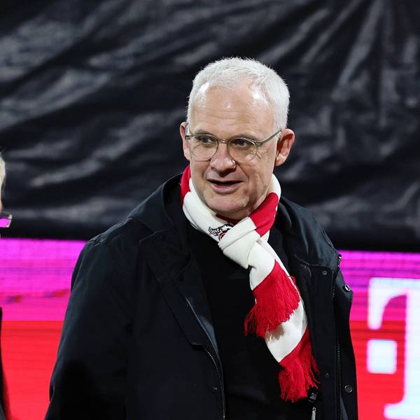 FC-Vizepräsident Jörg Alvermann mit Michael Trippel, der „Stimme von Müngersdorf“