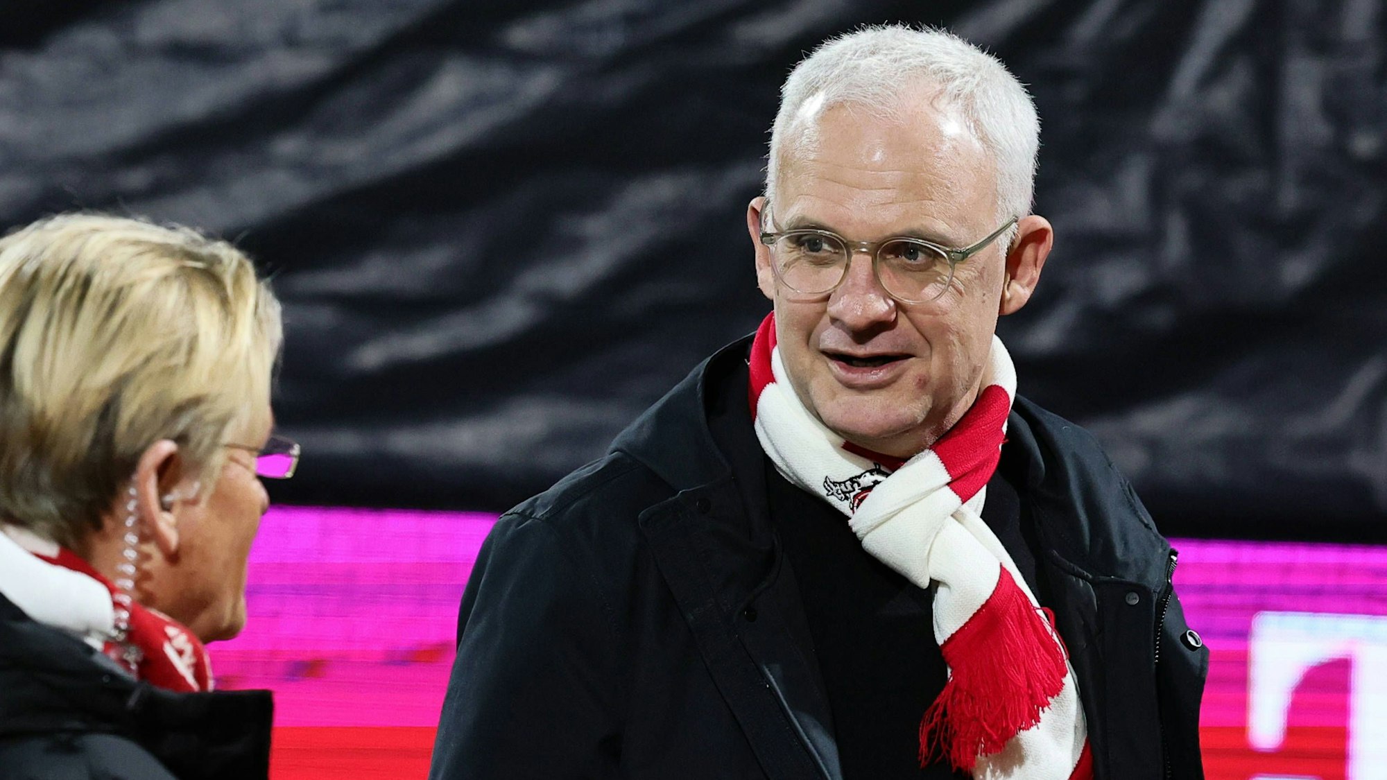 FC-Vizepräsident Jörg Alvermann mit Michael Trippel, der „Stimme von Müngersdorf“