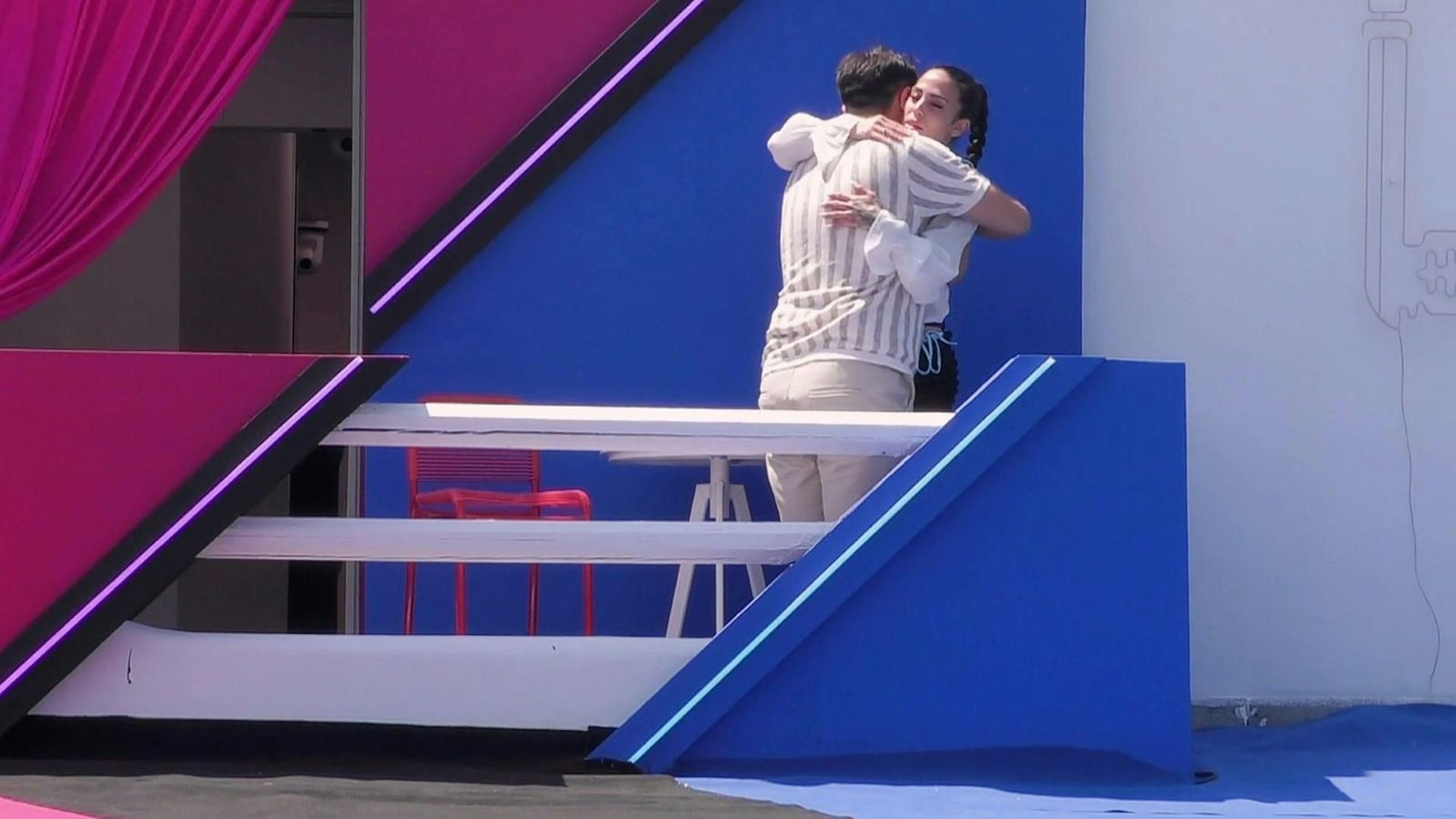 David ist Elenas „Balsam für die Seele“ (Bild: RTL)