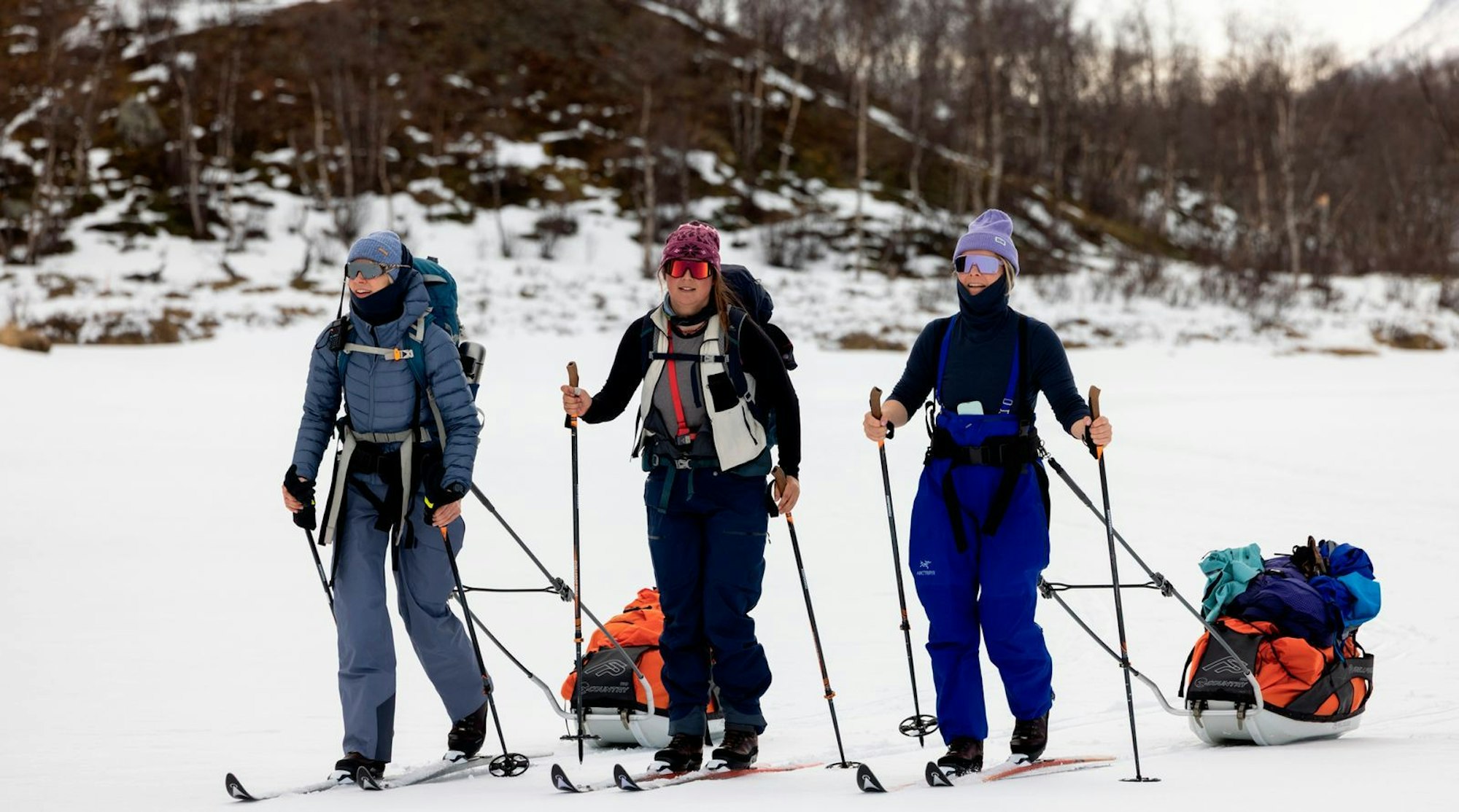 Wie werden die Bergfreundinnen mit ihrem ungewohnten Equipment zurechtkommen? (Bild: BR/Timo Riedlsperger)