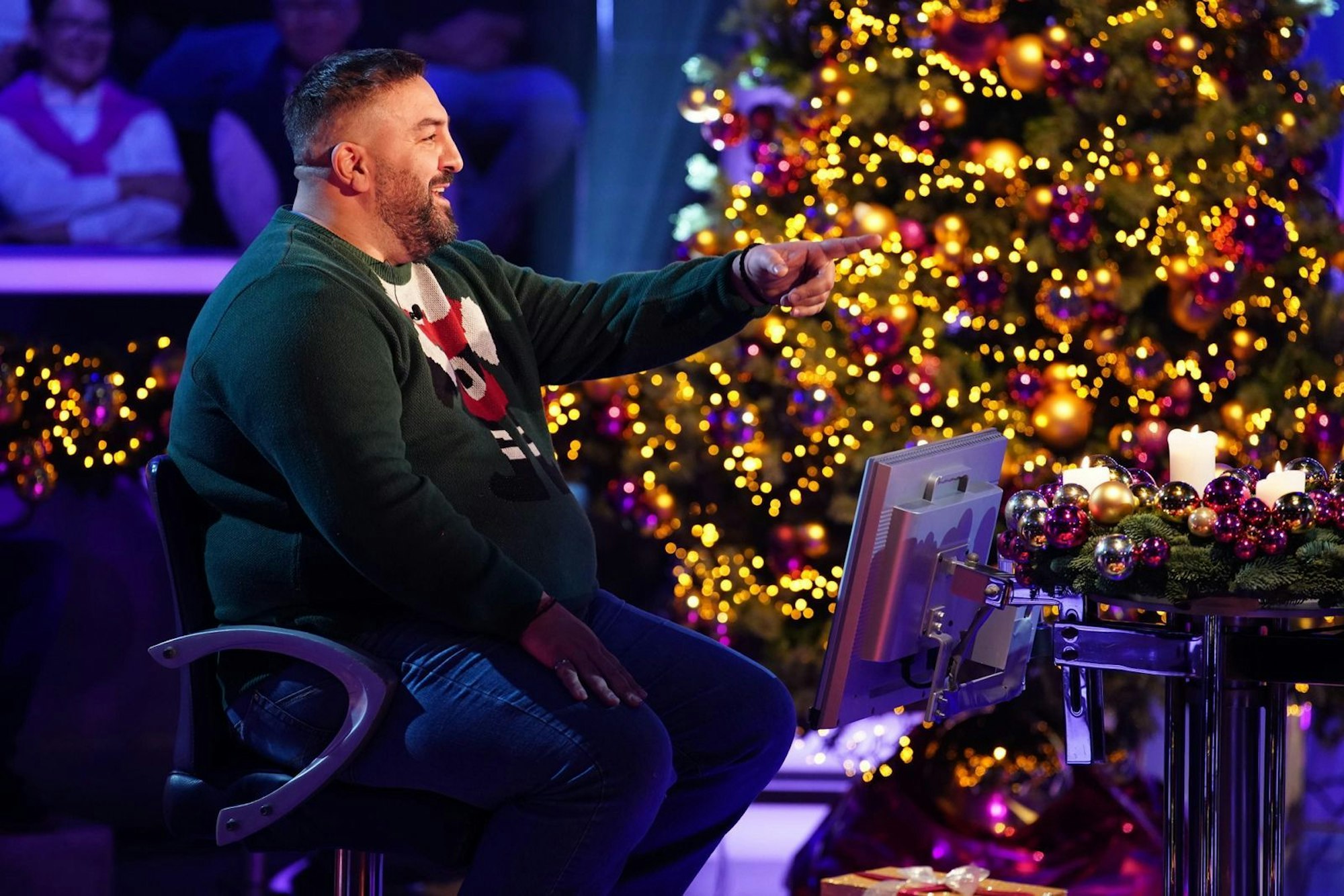 Necktarakis Konstantinidis mochte keine Musik- und Fußballfragen - und bekam ... genau. (Bild: RTL / Stefan Gregorowius)