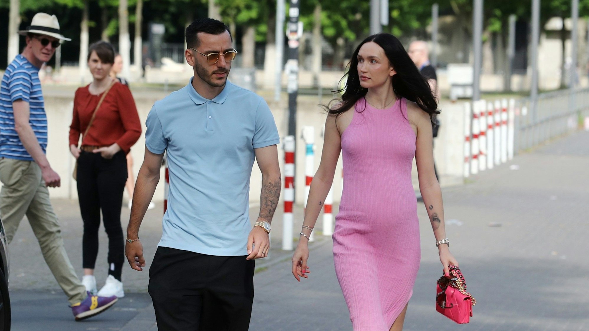 Sargis und Anna Adamyan bei einer Abschlussfeier des 1. FC Köln.