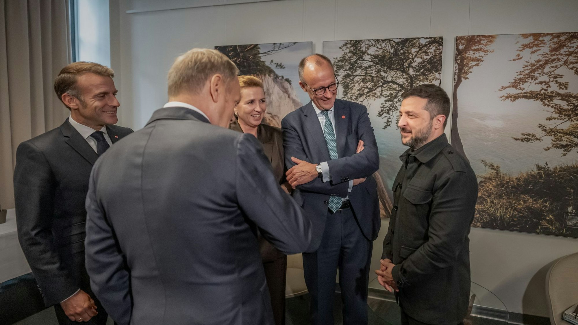 Spricht vor seinem Treffen mit Trump mit europäischen Verbündeten: der ukrainische Präsident Wolodymyr Selenskyj (Archivbild)