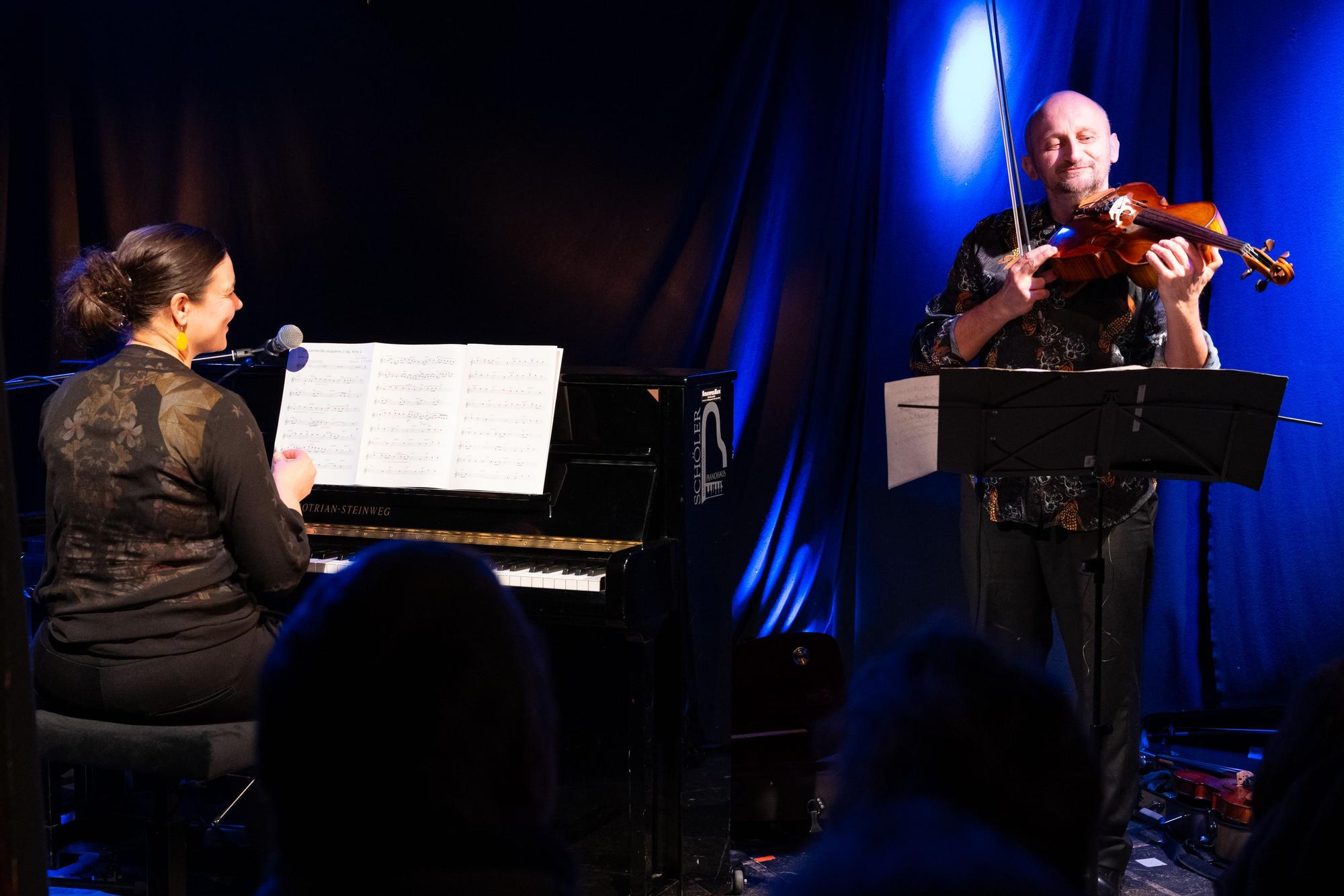 Laia Genc und Radek Stawarz bei ihrem Konzenzert im Schauspielhaus.
