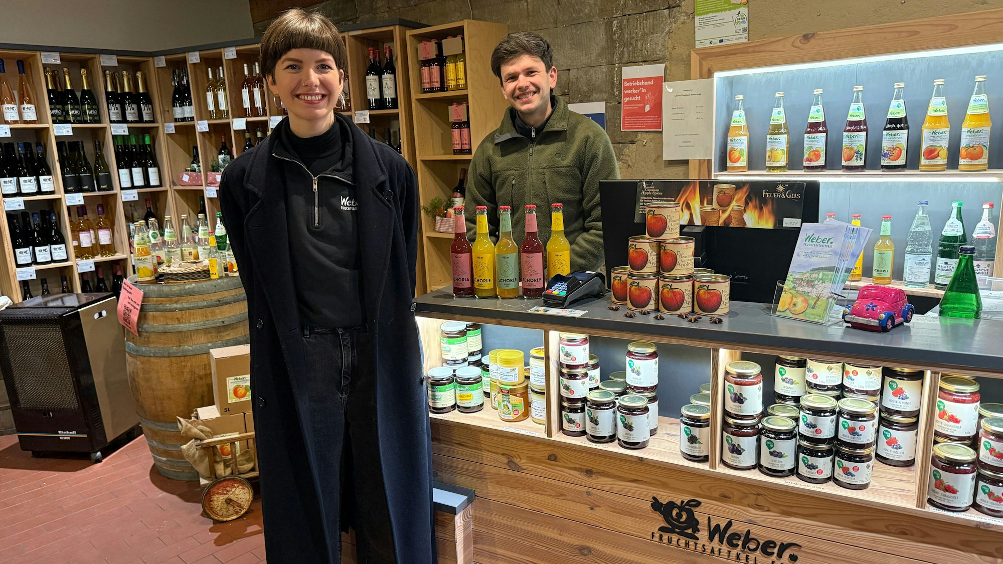 Sophie Weber und ihr Bruder Ruben übernehmen ab dem 1. Januar 2026 den elterlichen Familienbetrieb, die Fruchtsaftkelterei Weber in Nümbrecht.