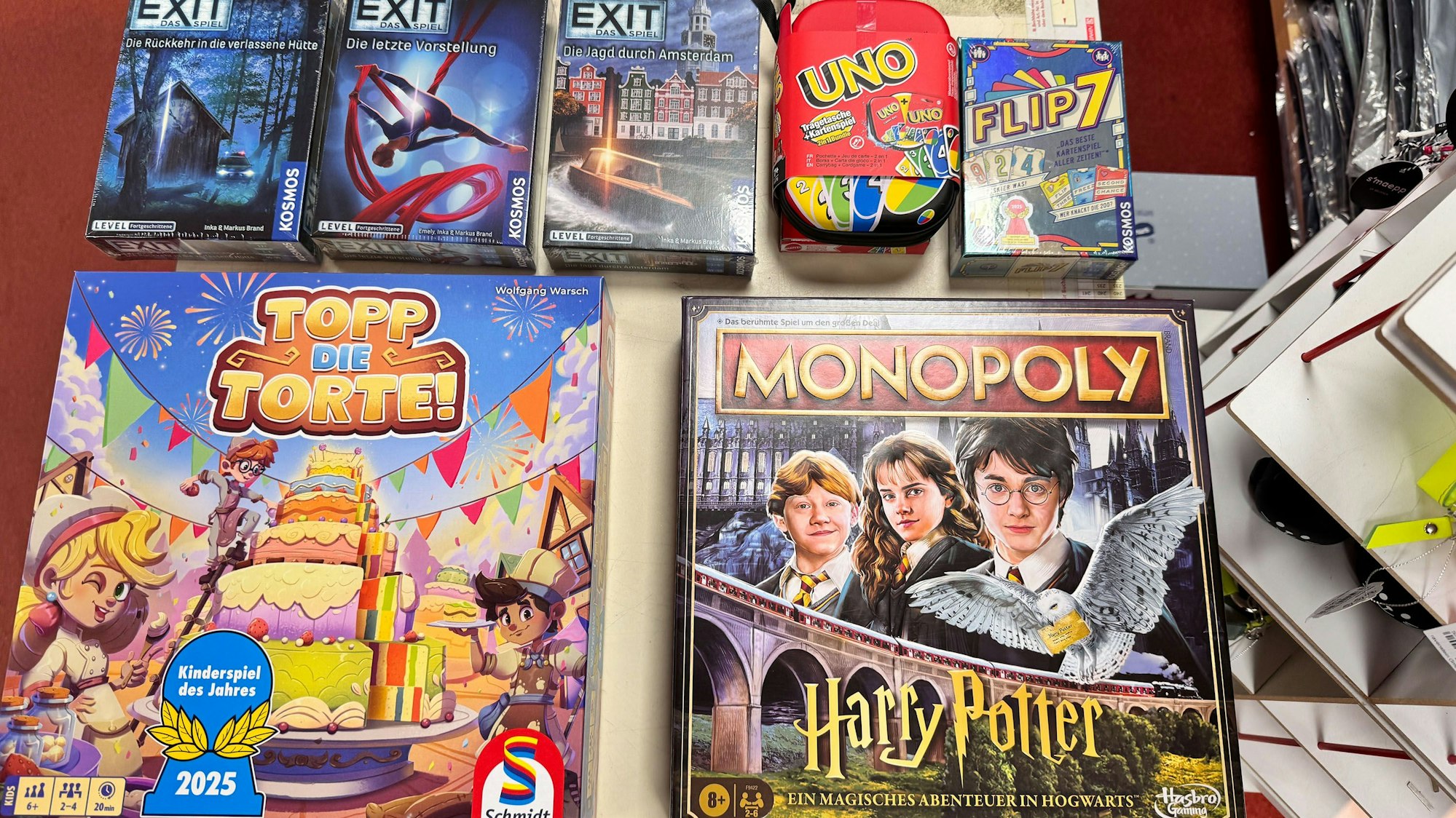 Das Foto zeigt verschiedene Gesellschaftsspiele.