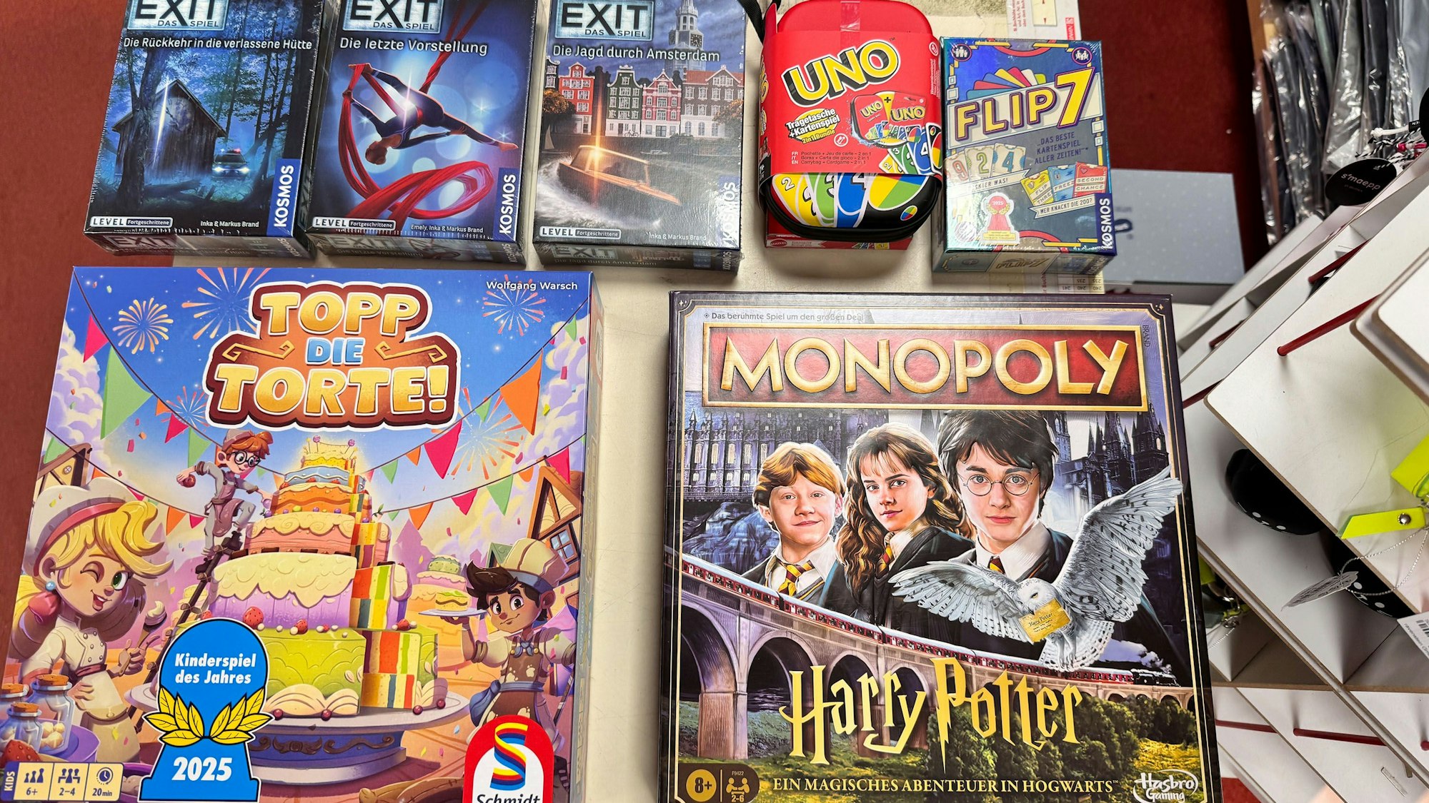 Das Foto zeigt verschiedene Gesellschaftsspiele.