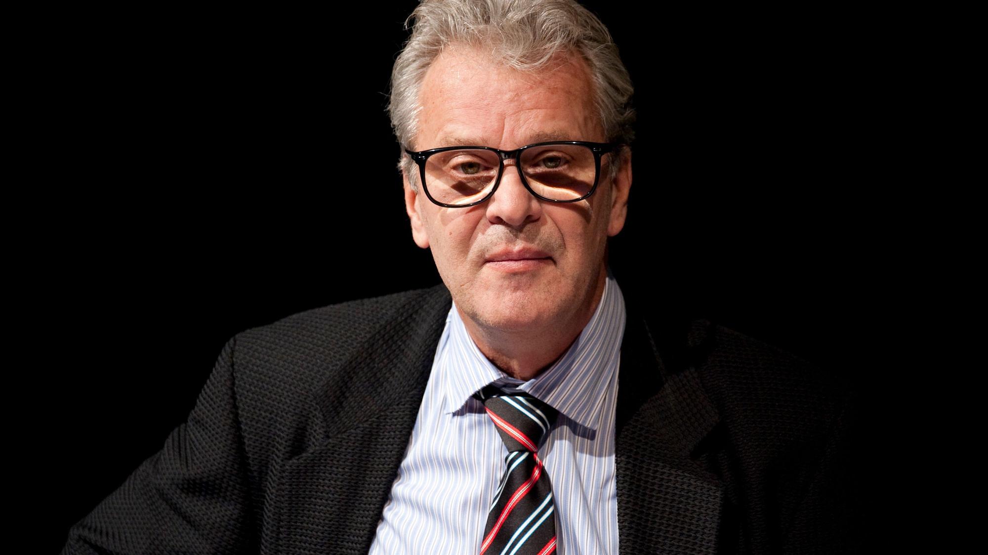 Der Schauspieler Peter Sattmann bei der Probe zum Theaterstück „Love Letters“ im Schlosspark Theater in Berlin am 15.12.2009. Peter Sattmann ist im Alter von 77 Jahren gestorben.