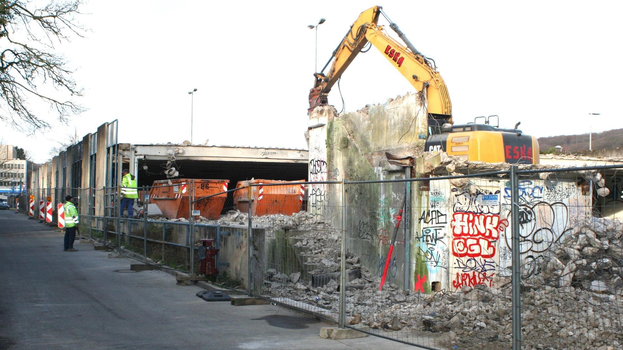 Abriss des Parkhauses Schulgasse in Eitorf