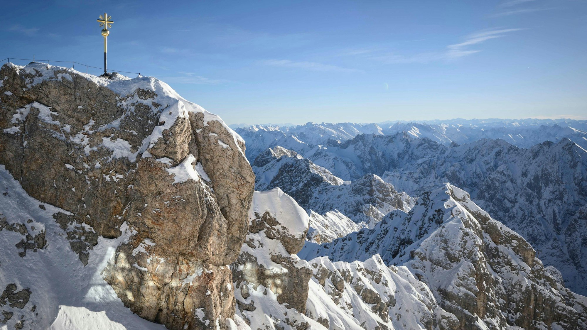 Die Zugspitze in der Nähe von Grainau in Garmisch-Partenkirchen.