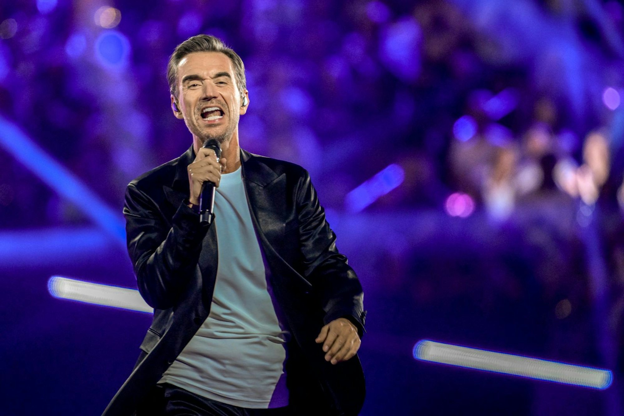 Florian Silbereisen moderiert einige der beliebtesten Schlagershows im Fernsehen. Den Vorwurf, er lade dazu oft ähnliche Gäste ein, wies er nun entschieden zurück. (Bild: Getty Images / Sascha Schuermann)