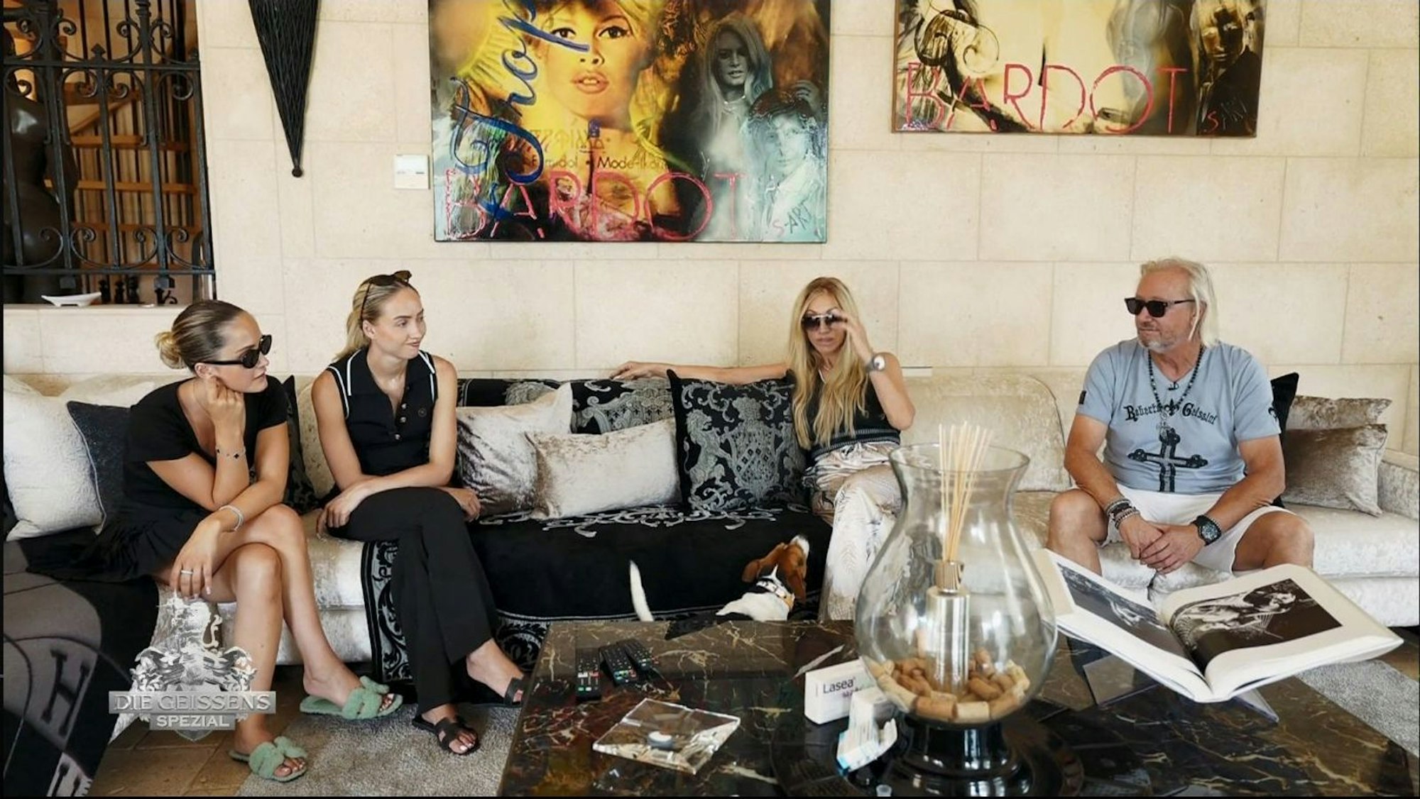 Anlässlich des Jubiläums zeigt RTLZWEI mehrere Sonderfolgen. Am 5. Januar sprechen die Geissens in ihrer Show über den Überfall im Juni 2025. (Bild: RTL ZWEI)