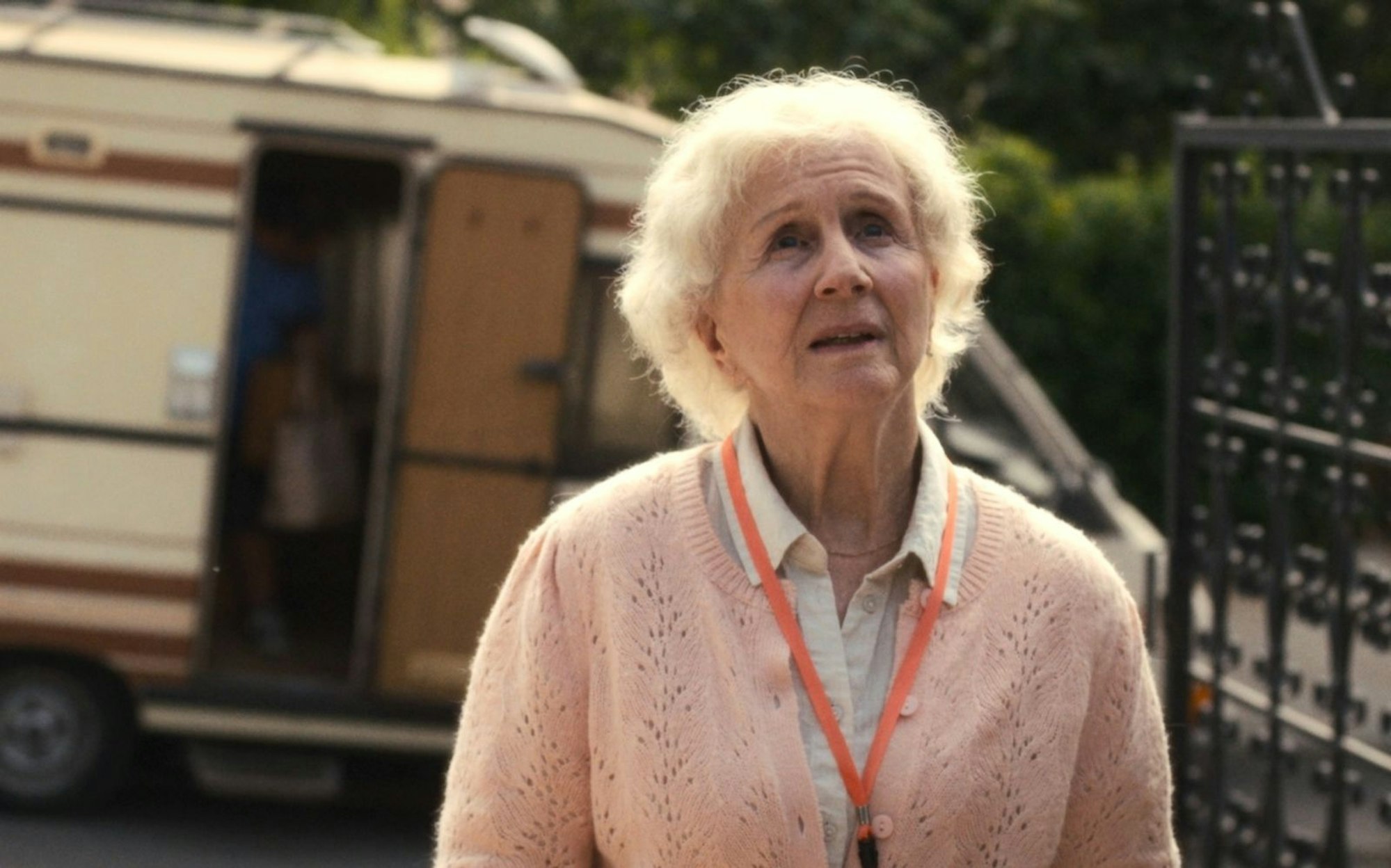 Die todkranke Marie (Hélène Vincent) hat genug vom Leben. In der Schweiz möchte sie es selbstbestimmt beenden. (Bild: 24 Bilder/Happy Entertainment)