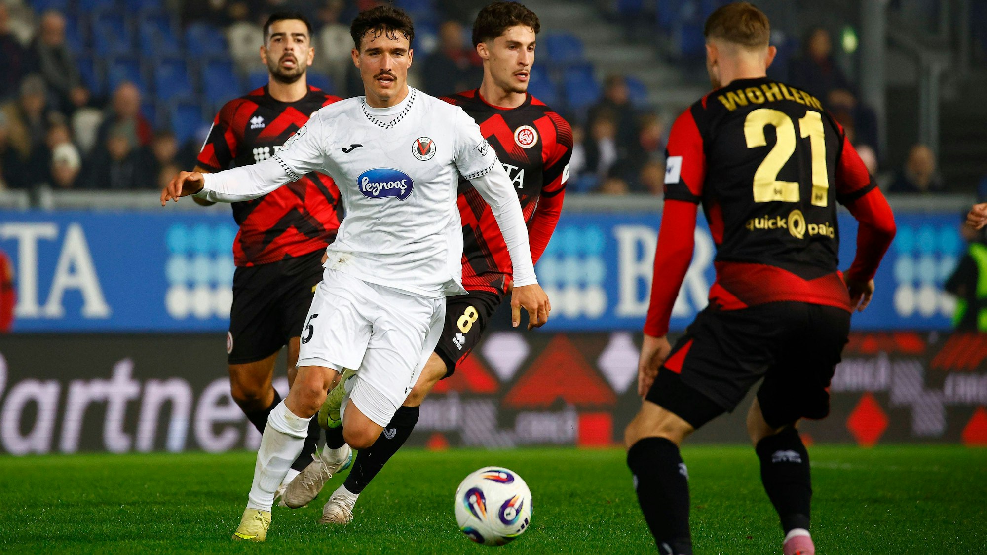 09.11.2025, xavx, Fussball 3.Liga, SV Wehen Wiesbaden - FC Viktoria Köln v.l. Leonhard Münst FC Viktoria Köln DFL/DFB REGULATIONS PROHIBIT ANY USE OF PHOTOGRAPHS as IMAGE SEQUENCES and/or QUASI-VIDEO Wiesbaden *** 09 11 2025, xavx, Fussball 3 Liga, SV Wehen Wiesbaden FC Viktoria Köln v l Leonhard Münst FC Viktoria Köln DFL DFB REGULATIONS PROHIBIT ANY USE OF PHOTOGRAPHS as IMAGE SEQUENCES and or QUASI VIDEO Wiesbaden