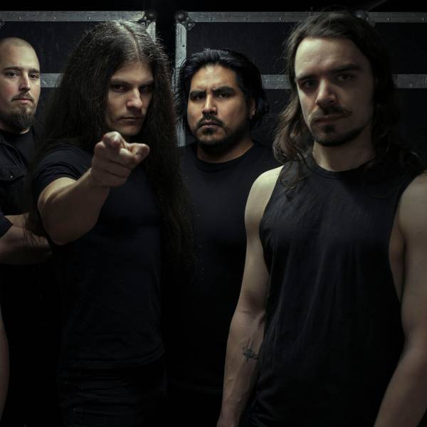 Zu sehen ist die Band Calibre Infinite.