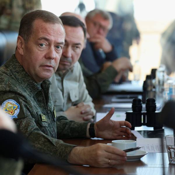 Dmitri Medwedew, stellvertretender Vorsitzender des russischen Sicherheitsrates und Vorsitzender der Partei „Einiges Russland“, besucht das Testgelände Kapustin Yar in der Region Astrachan. (Archivbild)