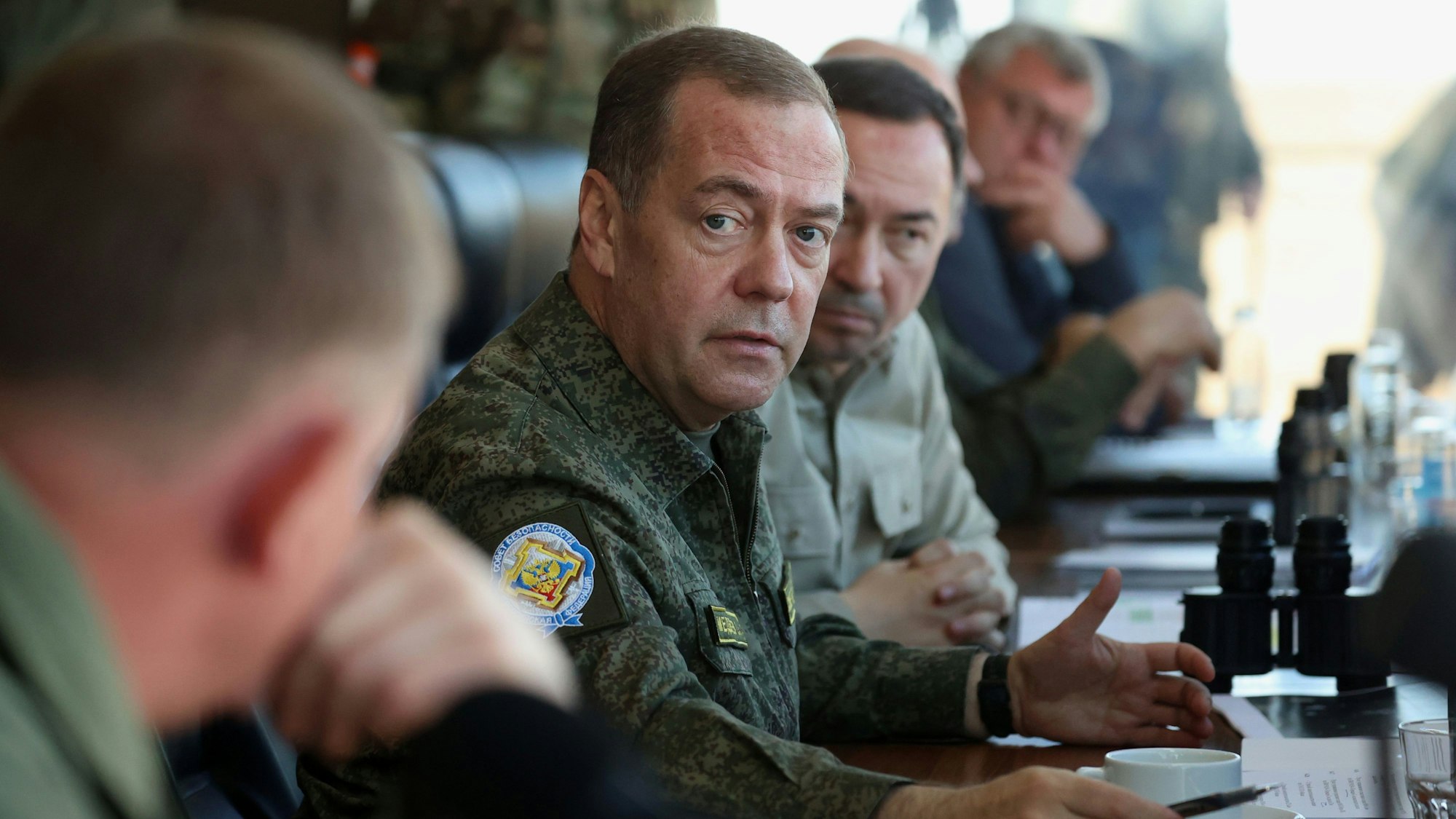 Dmitri Medwedew, stellvertretender Vorsitzender des russischen Sicherheitsrates und Vorsitzender der Partei „Einiges Russland“, besucht das Testgelände Kapustin Yar in der Region Astrachan. (Archivbild)