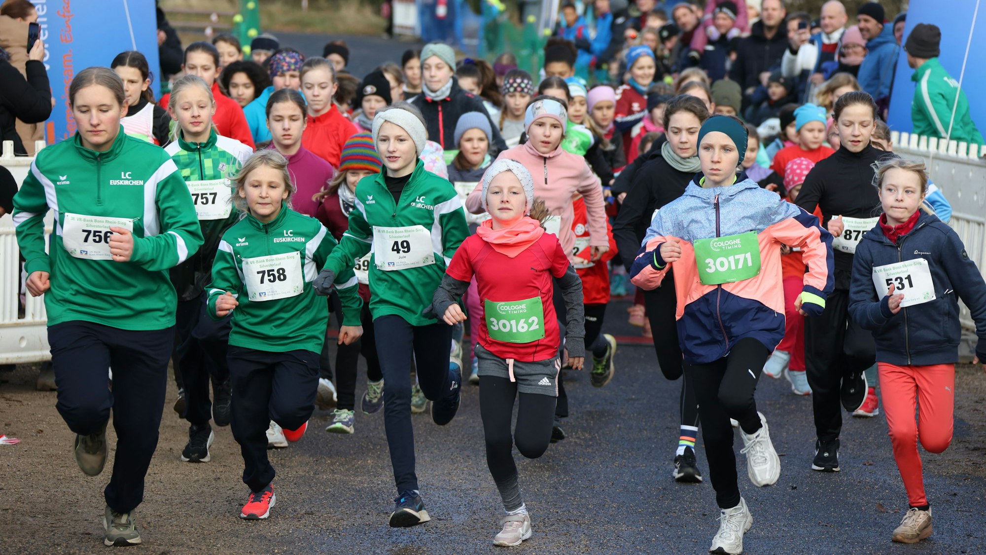 Das Bild zeigt den Start des Laufnachwuchses.