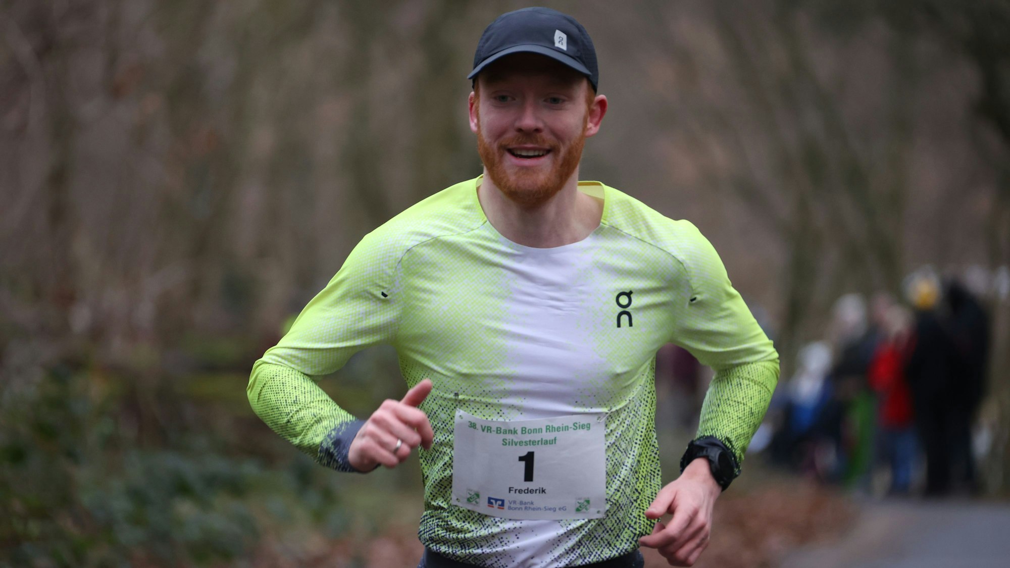 Das Bild zeigt den Obengenannten während des Silvesterlaufs.