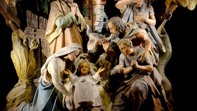 Krippen aus aller Welt zeigt Michael Balter in der Ausstellung Ars Krippana an der deutsch-belgischen Grenze in Hellenthal-Losheim.