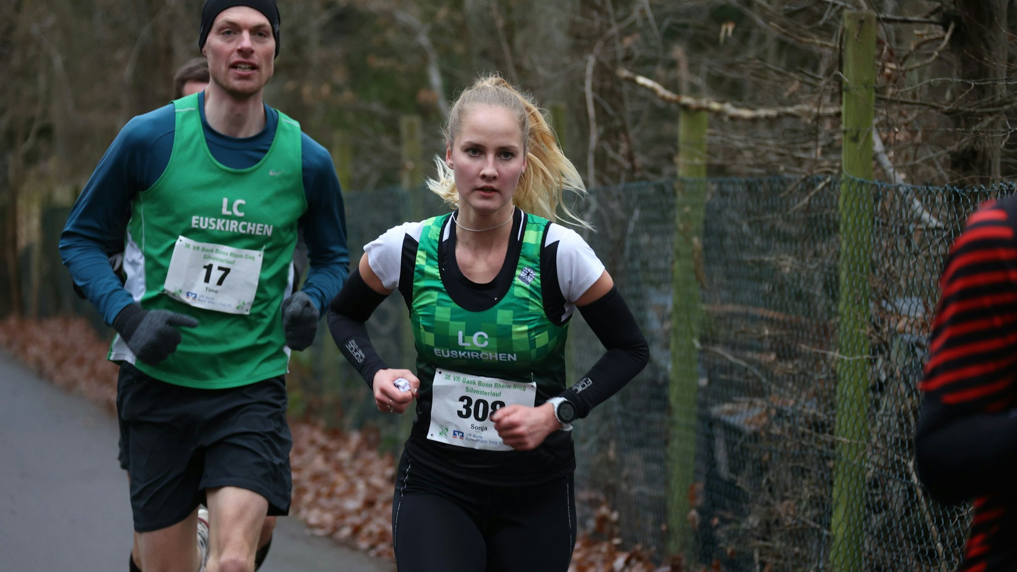 Das Bild zeigt die Mechernicherin Sonja Vernikov während des Laufs.