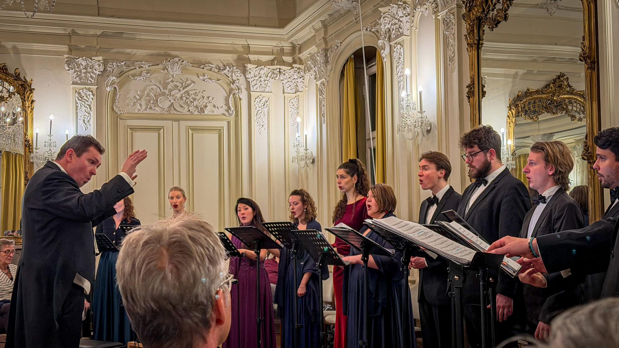 „Les Lumières“ nutzte die besondere Akustik im Spiegelsaal.