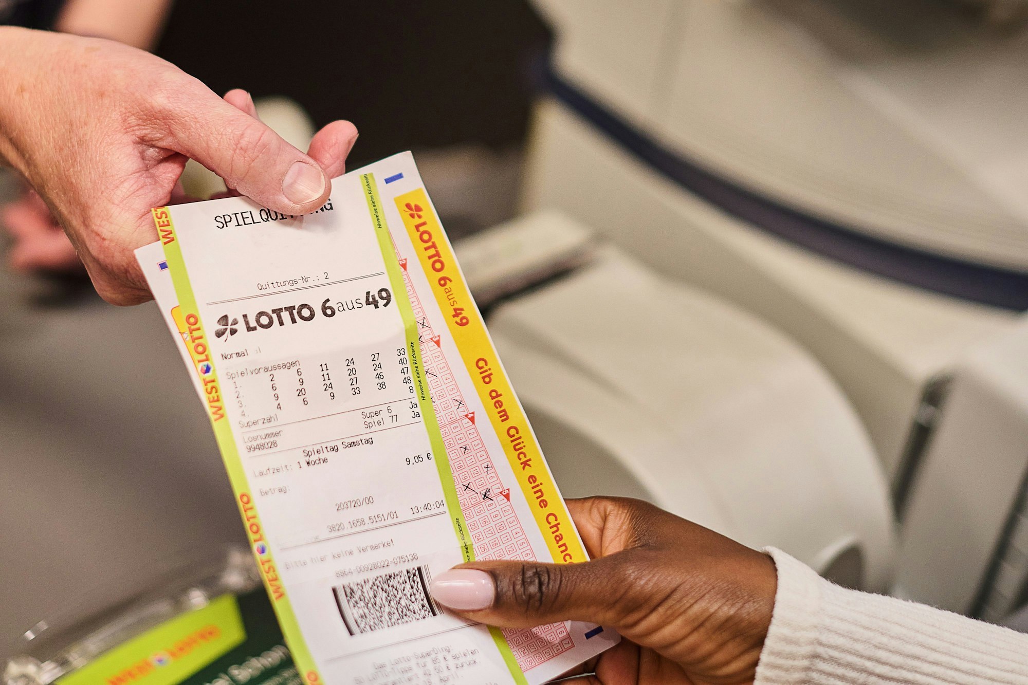 Davon träumen wohl viele: Mit einem Jackpotgewinn von über 5,2 Millionen Euro bei LOTTO 6aus49 an Silvester startet ein WestLotto-Tipper aus dem Kreis Siegen-Wittgenstein in das neue Jahr 2026.
