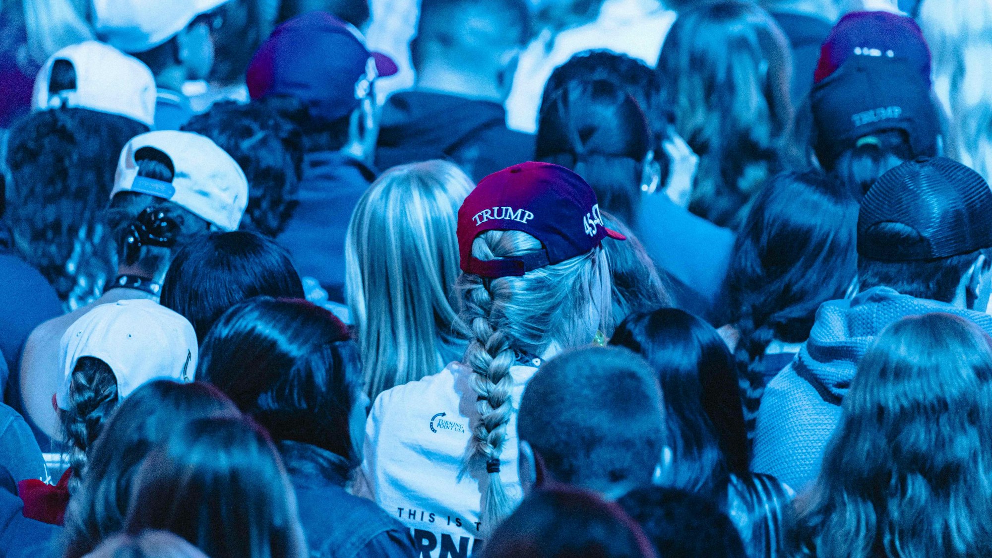 Während die Jahreskonferenz von „Turning Point USA“ am 21. Dezember stattfand, gründete sich in Köln am selben Tag der Verein „Wendepunkt Deutschland“.