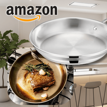 Die Jamie Oliver Edelstahlpfanne vor Tefal in einer Küche.