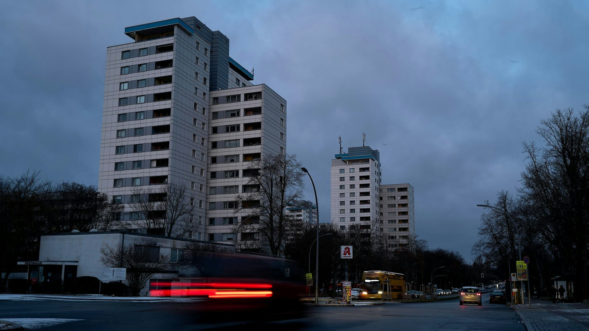 Nach einem Stromausfall sind die Straßen in Berlin-Lichterfelde ohne Beleuchtung.