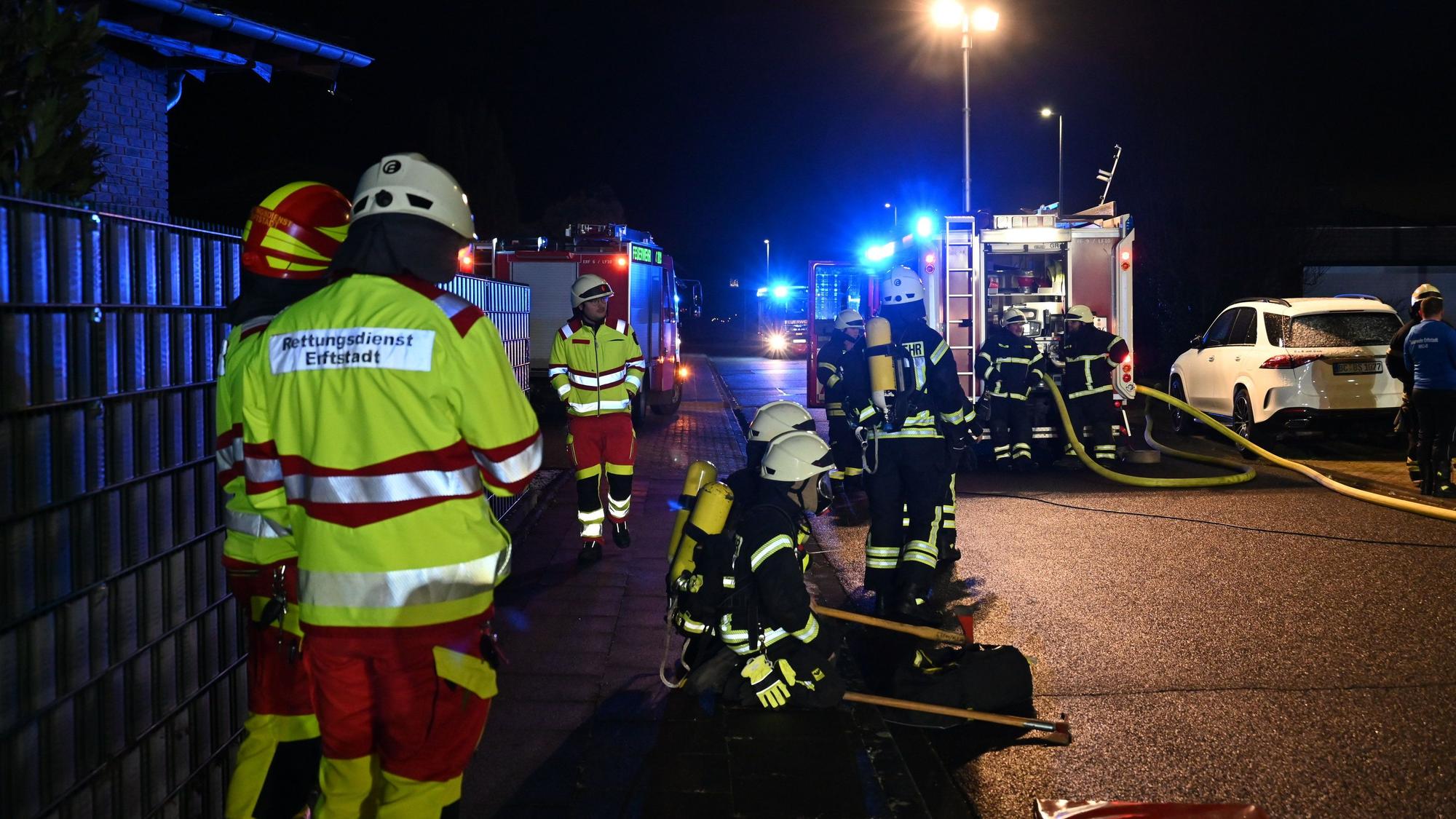 In Erftstadt-Gymnich hat es ein Feuer im Keller an der Heizung gegeben. Laut Feuerwehr wurde niemand verletzt.
