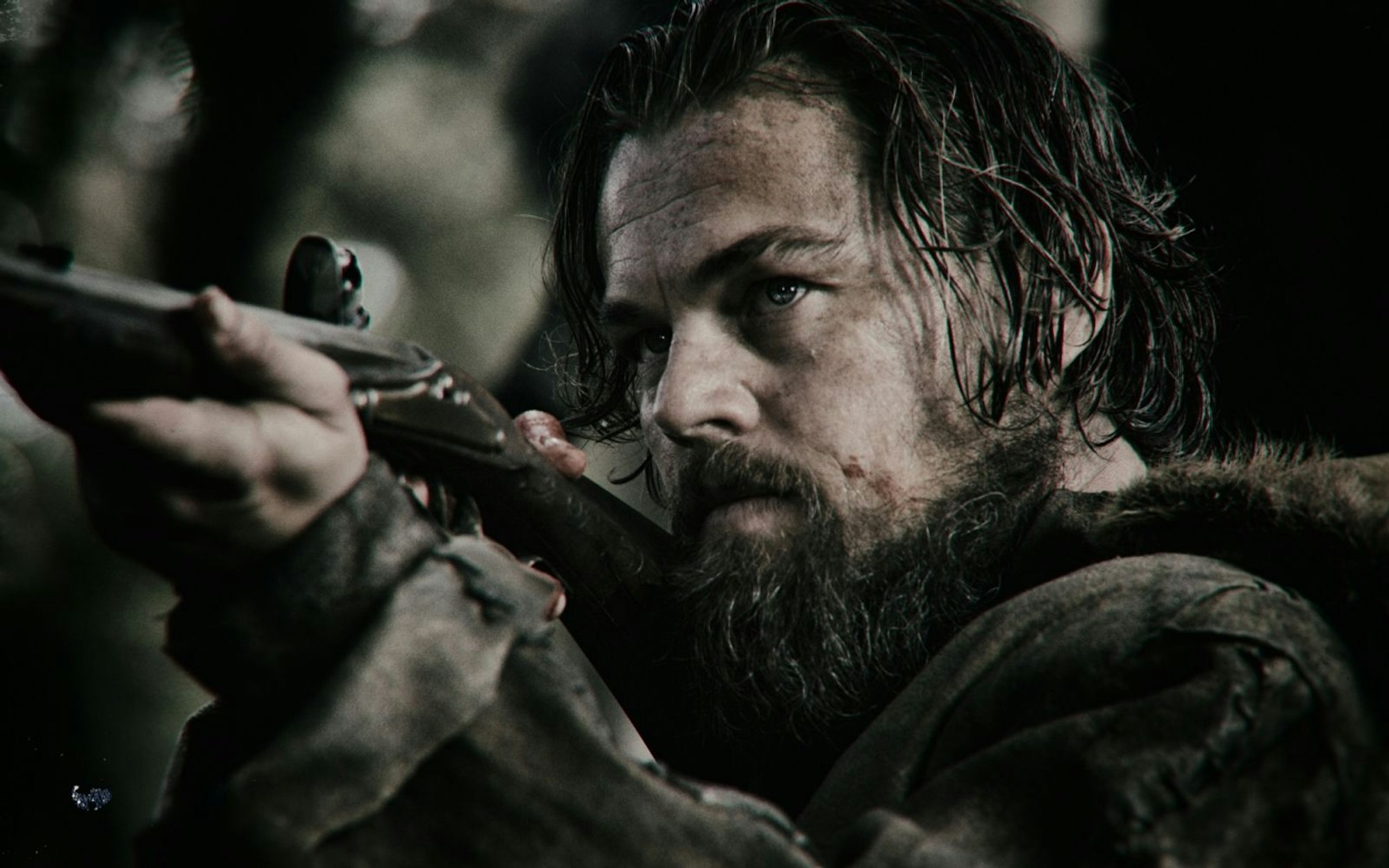 In „The Revenant - Der Rückkehrer“ einen Trapper, der sich schwer verletzt ins Leben zurückkämpft. (Bild: 2015 Twentieth Century Fox)