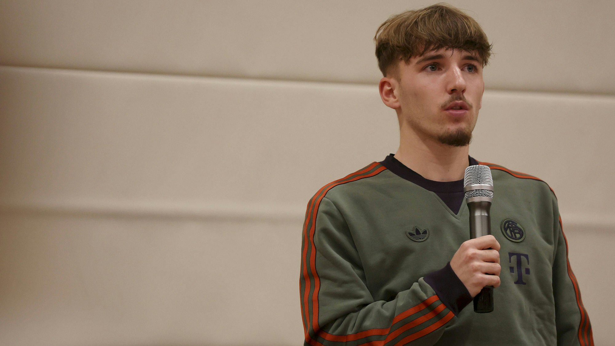 Lennart Karl sorgte mit seinen Aussagen bei der Veranstaltung des „FC Bayern München Fanclub Burgsinn 1980“ für Unmut unter den Fans.
