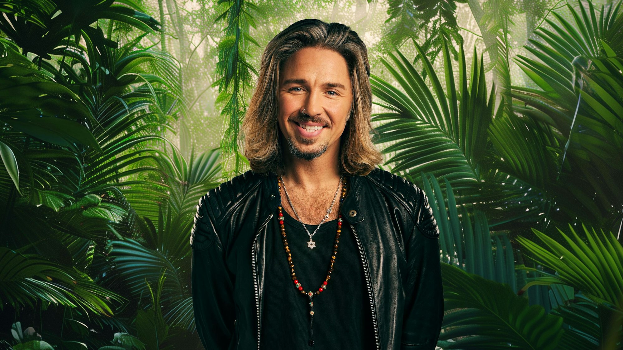 Gil Ofarim steht im Dschungel