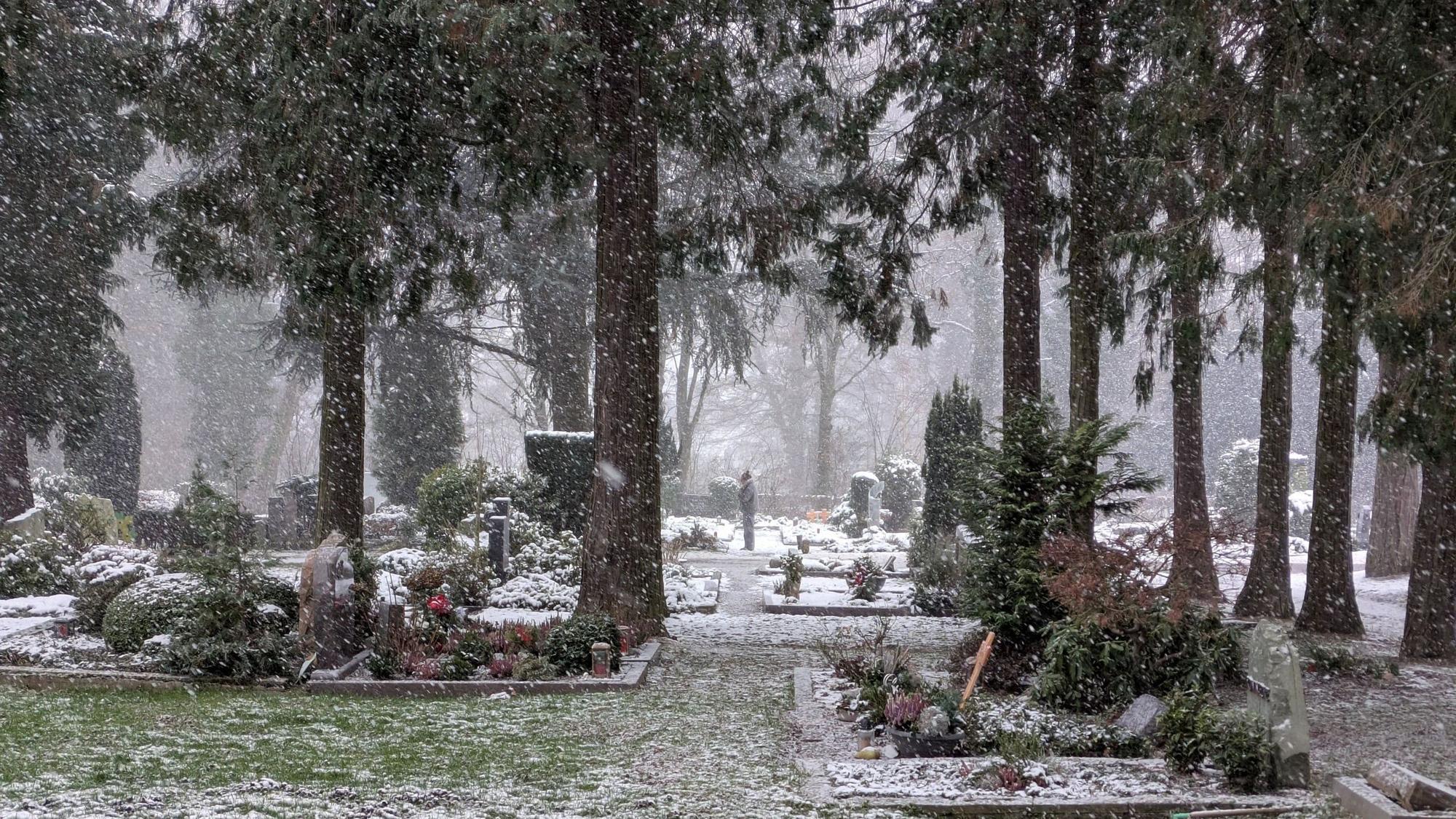 Friedhof Bergisch Neukirchen im Schneegestöber