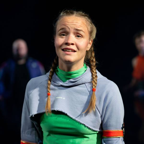 Keine Garantie für ein „Happy End“ gibt es in der Komödie von Felix Krakau, die das Rheinische Landestheater Neuss am Donnerstag, 5. Februar, von 19.30 bis 20.40 Uhr auf die Studiobühne des Forums bringt.