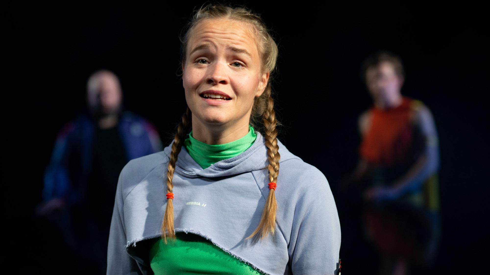 Keine Garantie für ein „Happy End“ gibt es in der Komödie von Felix Krakau, die das Rheinische Landestheater Neuss am Donnerstag, 5. Februar, von 19.30 bis 20.40 Uhr auf die Studiobühne des Forums bringt.