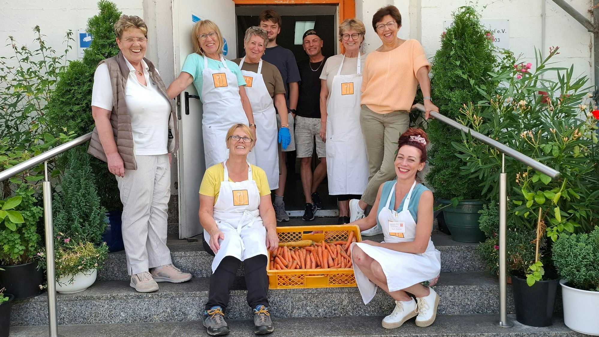 Helden des Alltags: Das Team der Leverkusener Tafel rettet Lebensmittel und versorgt gleichzeitig Menschen. Nachwuchs könnten die Ehrenamtler gut gebrauchen.