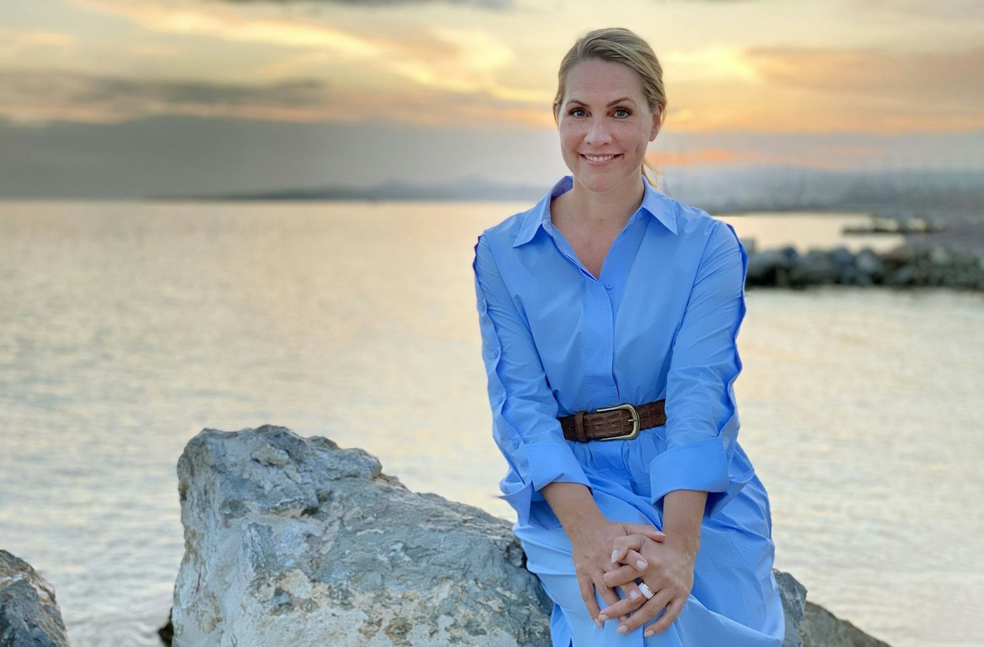 Judith Rakers wird dem TV erhalten bleiben und unter anderem das Reisejournal „Wunderschön!“ moderieren. (Bild: WDR / Bavaria Entertainment / Sarina Zillingers)