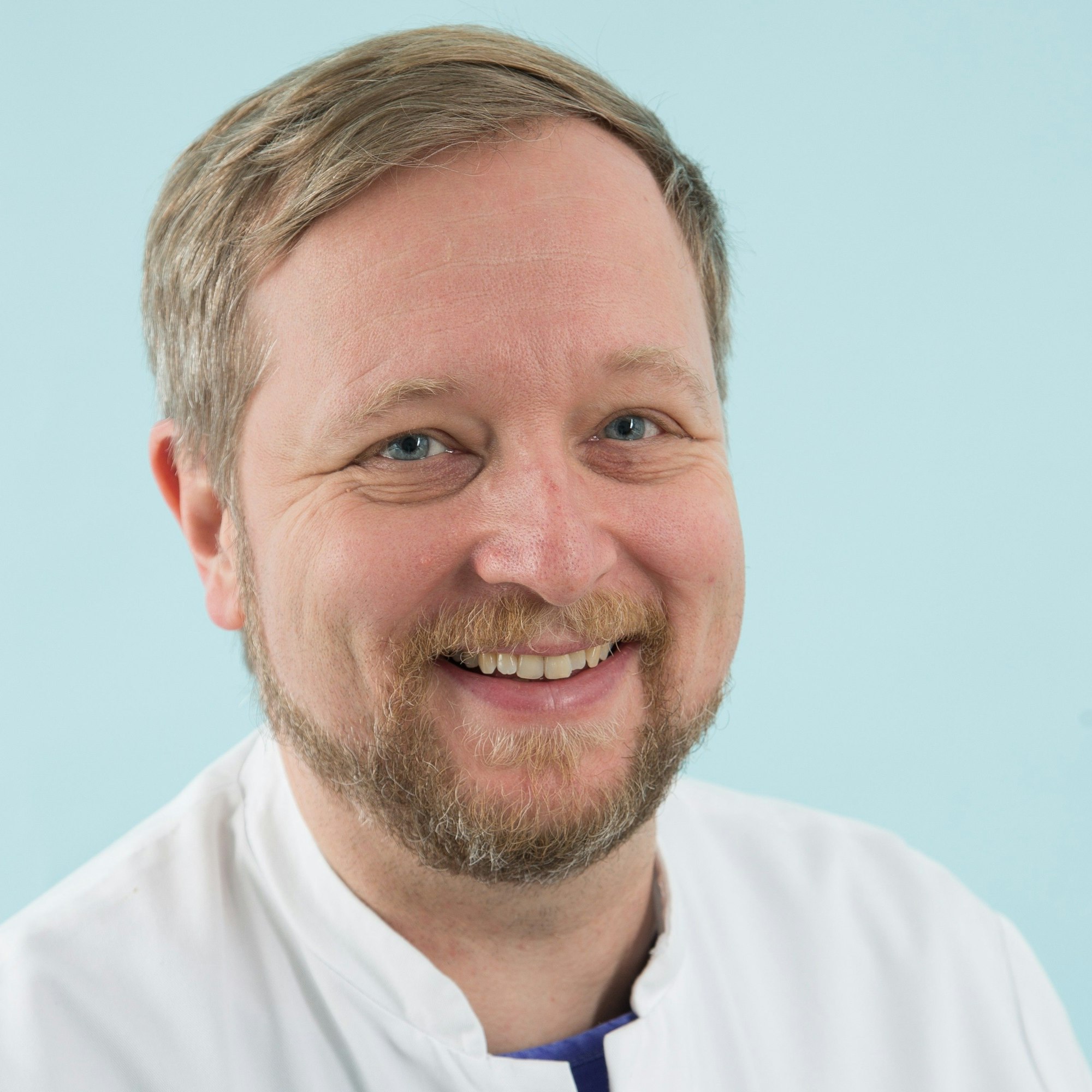 Prof. Dr. Paul Fuchs, Chefarzt der Plastischen Chirurgie/Verbrennungsmedizin im Krankenhaus Merheim der Kliniken der Stadt Köln