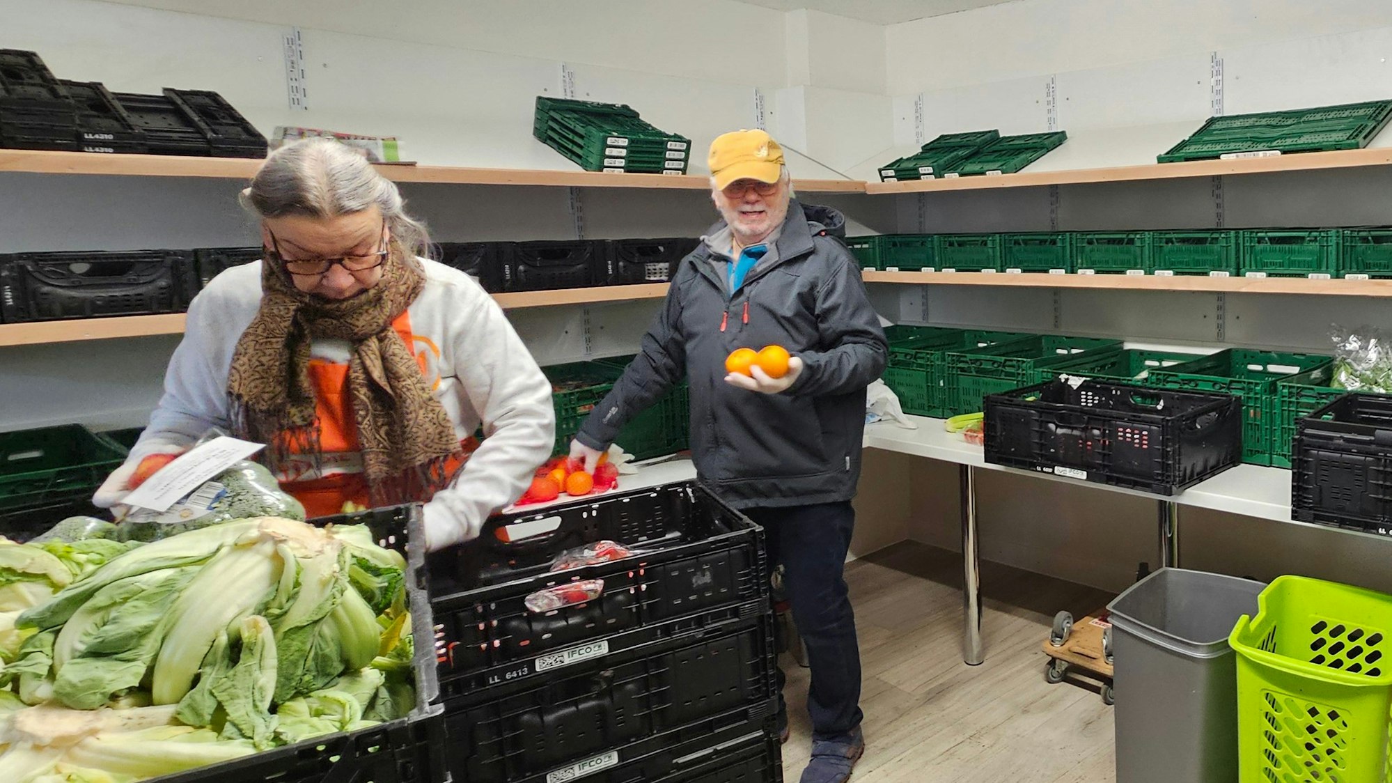 Auf dem Bild ist der neue, noch fast leere Sortierraum der Tafel Frechen zu sehen.