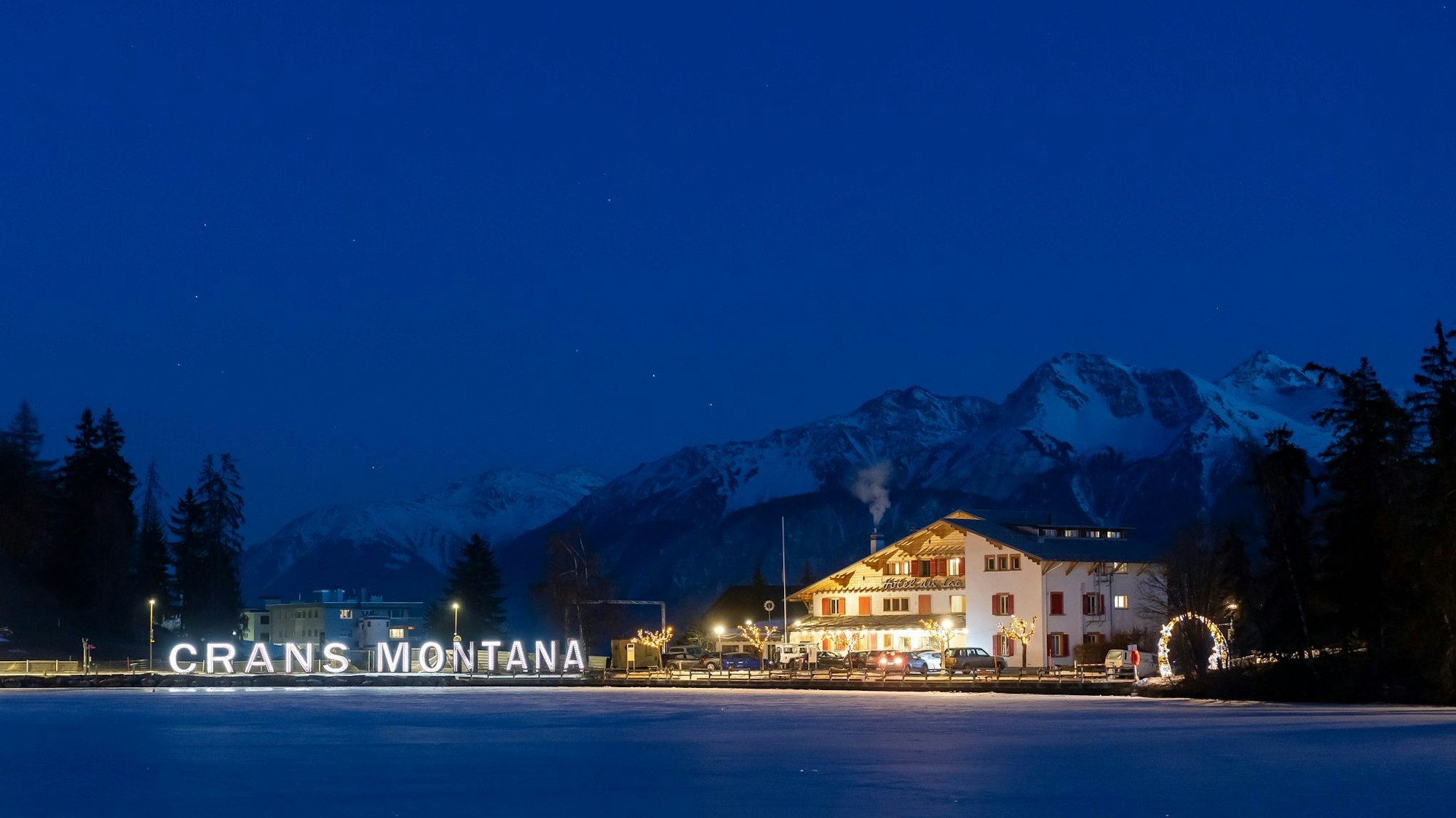 Die Gemeinde verbietet Pyrotechnik in geschlossenen Räumen.