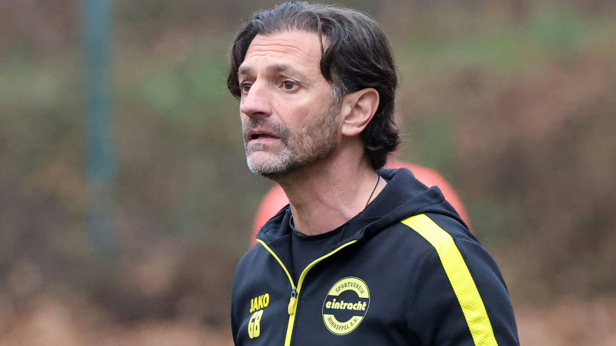 Blick auf einen Fußballtrainer