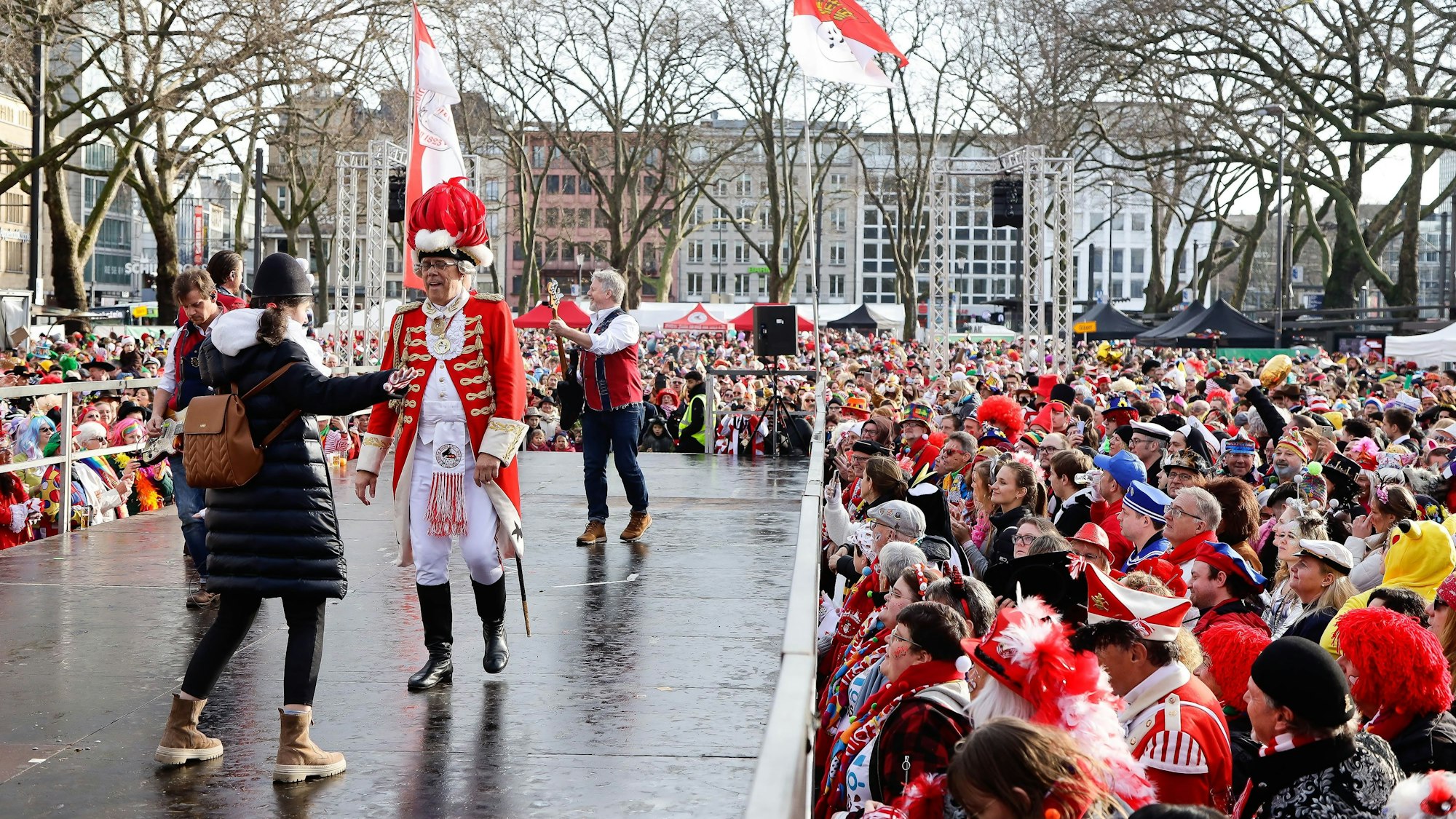 Funkenbiwak der Roten Funken am Neumarkt. (Archivbild)